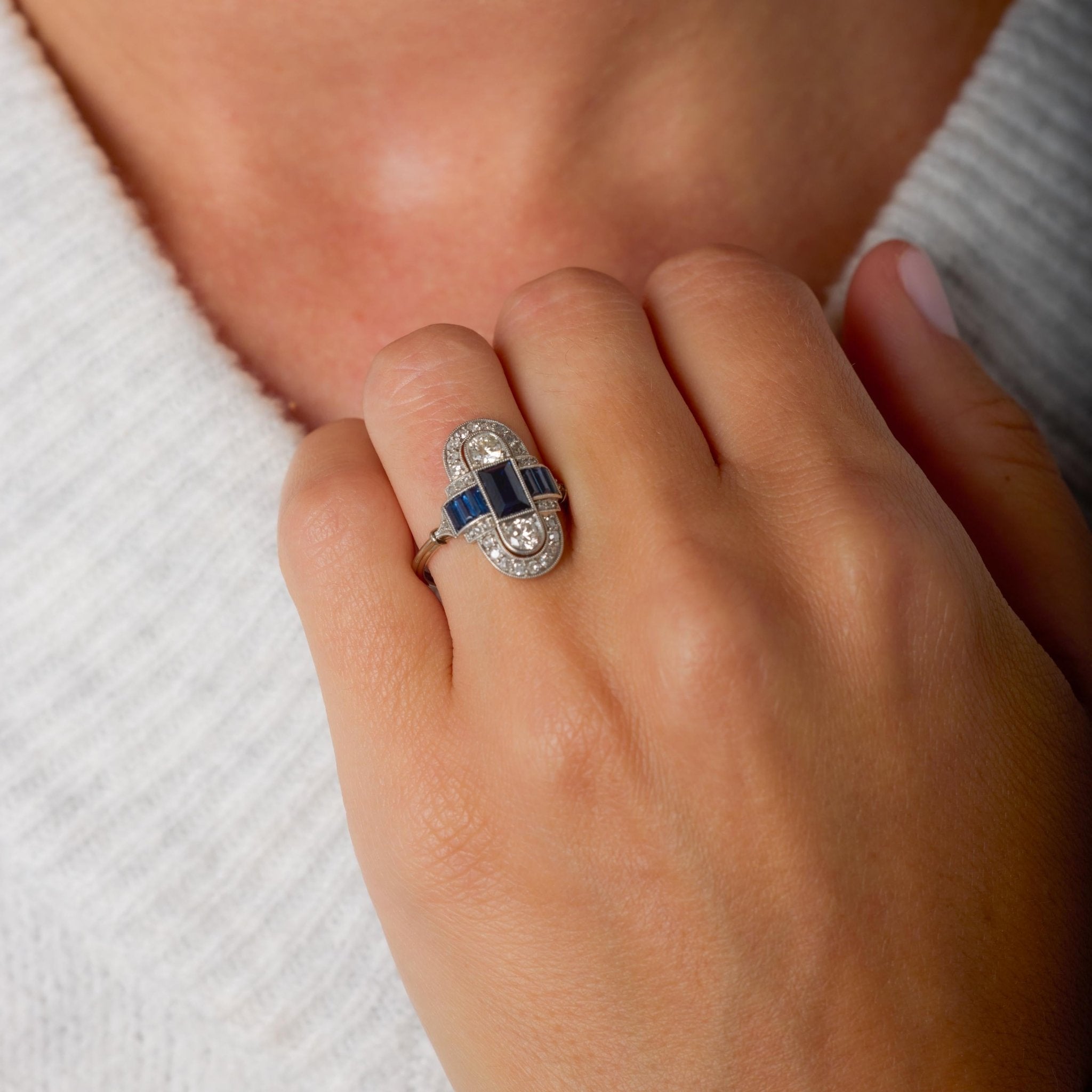 Art Deco sapphire diamond 18k yellow gold ring