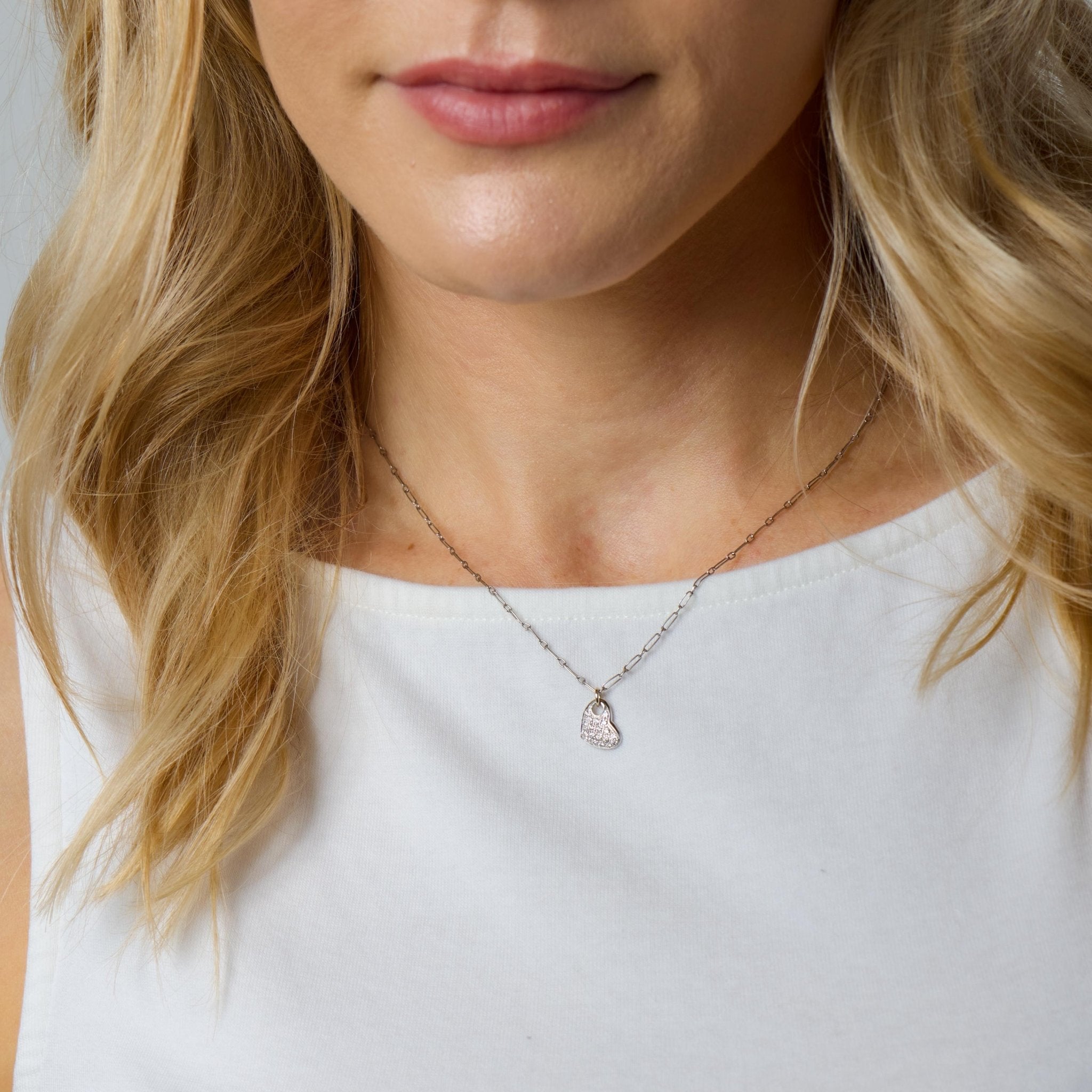 Contemporary diamond 18k white gold heart necklace