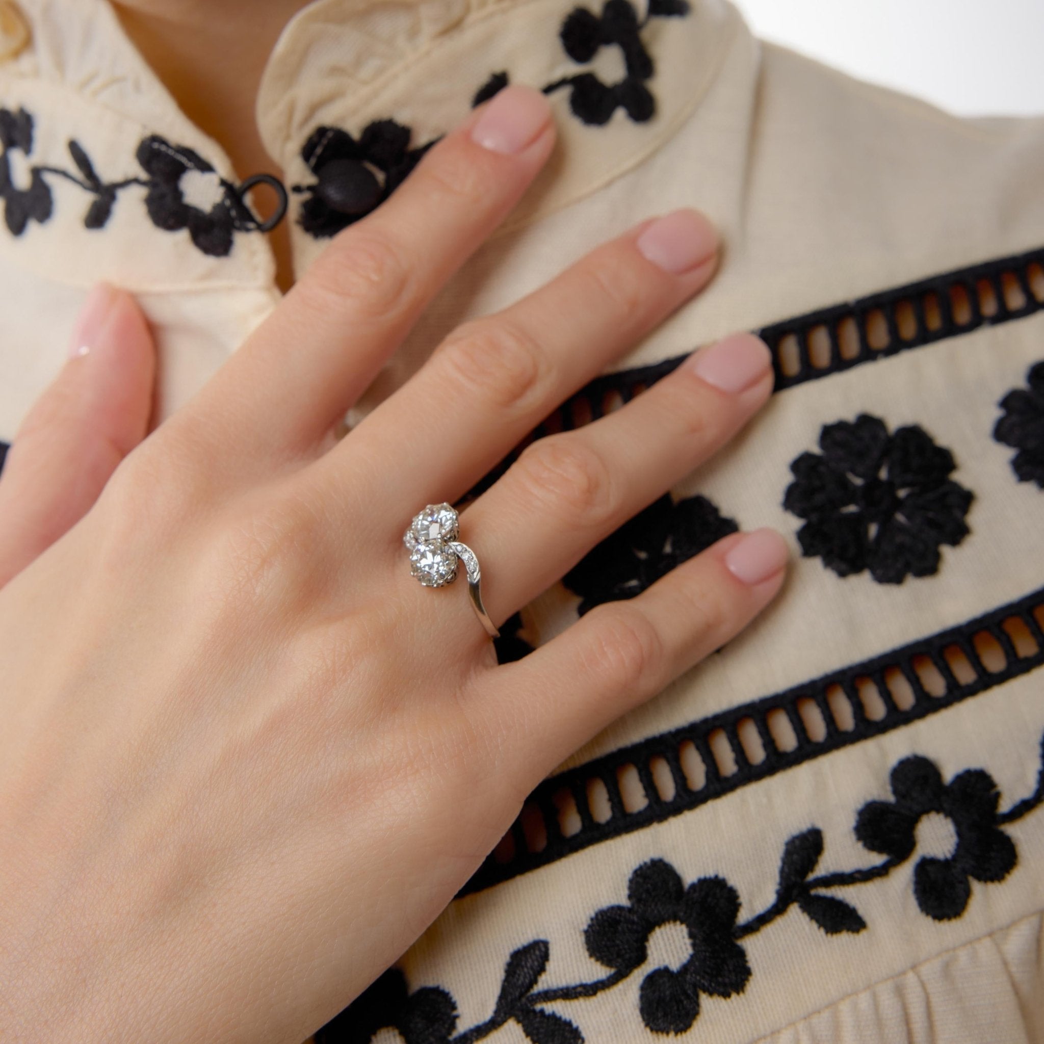 Art Deco 1.95 carat old European diamond platinum toi et moi ring