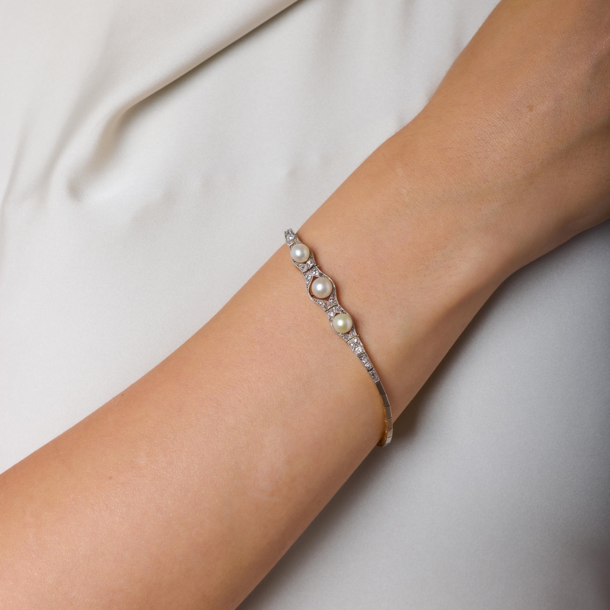 Victorian pearl diamond 18k yellow gold and platinum bracelet