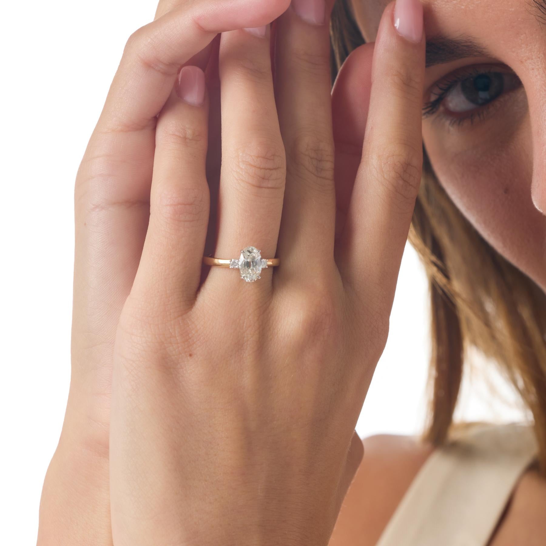 GIA 2.00 carat oval cut diamond 18k yellow gold engagement ring