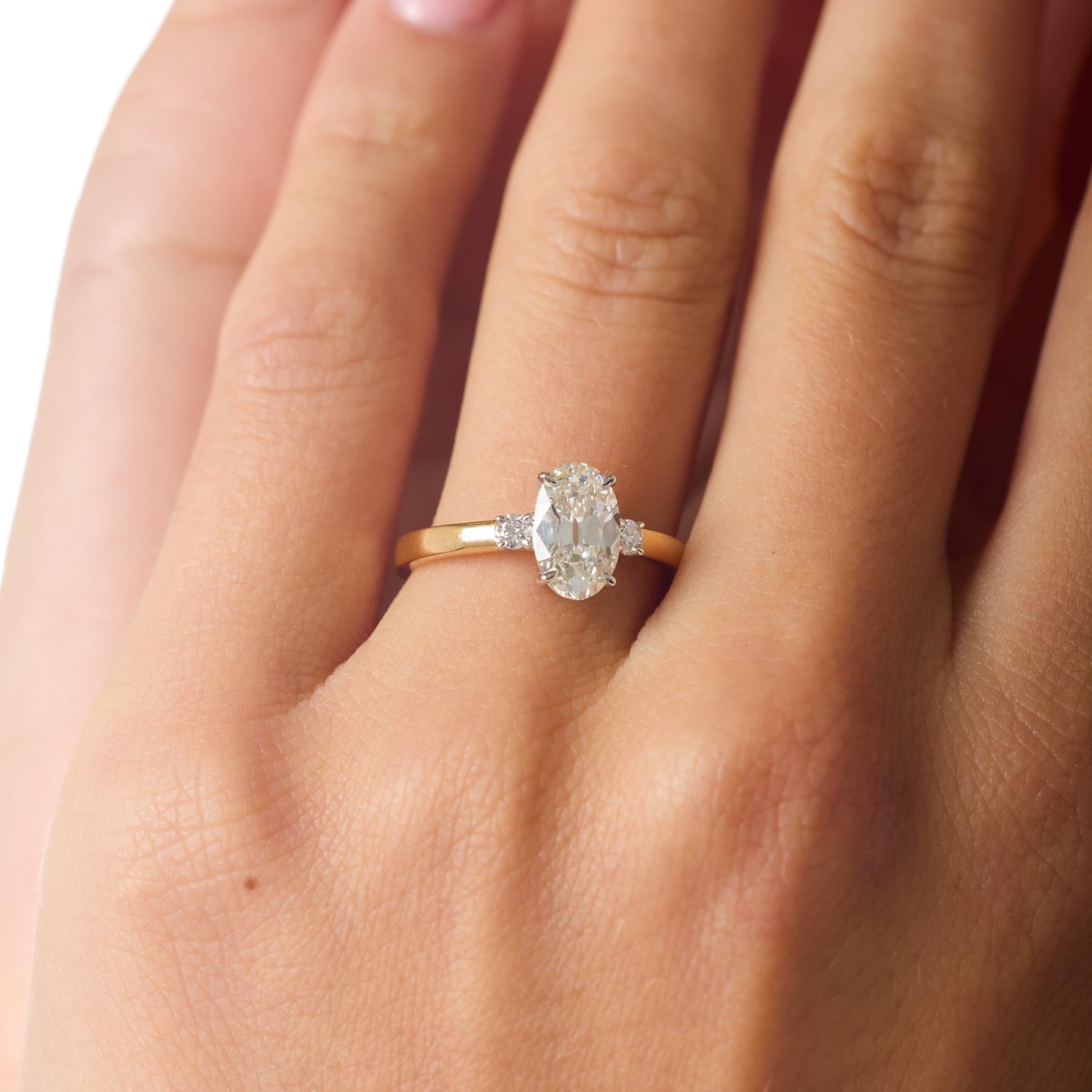 GIA 2.00 carat oval cut diamond 18k yellow gold engagement ring