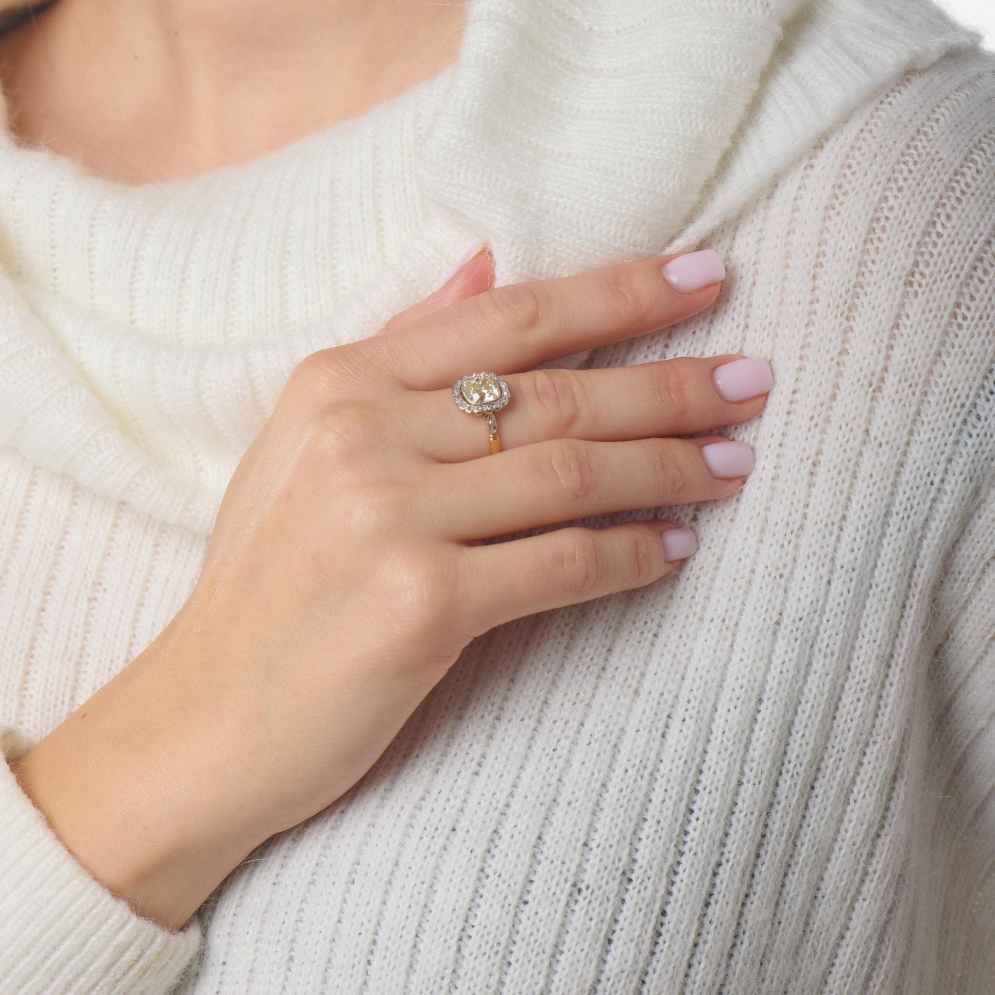 French victorian GIA 2.00 carat old mine cut diamond 18k yellow gold ring