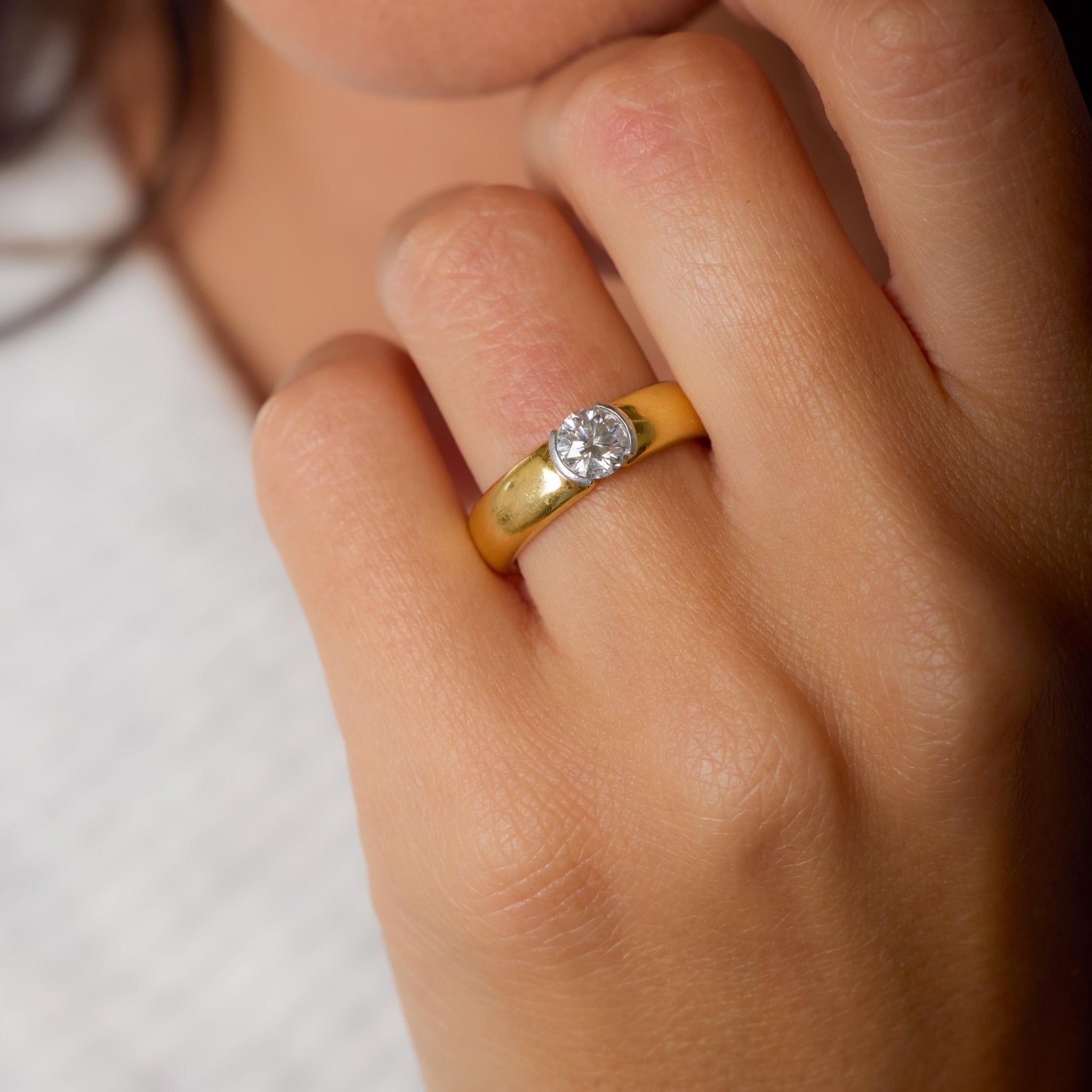 Tiffany & Co. 0.66 carat diamond 18k gold platinum engagement ring