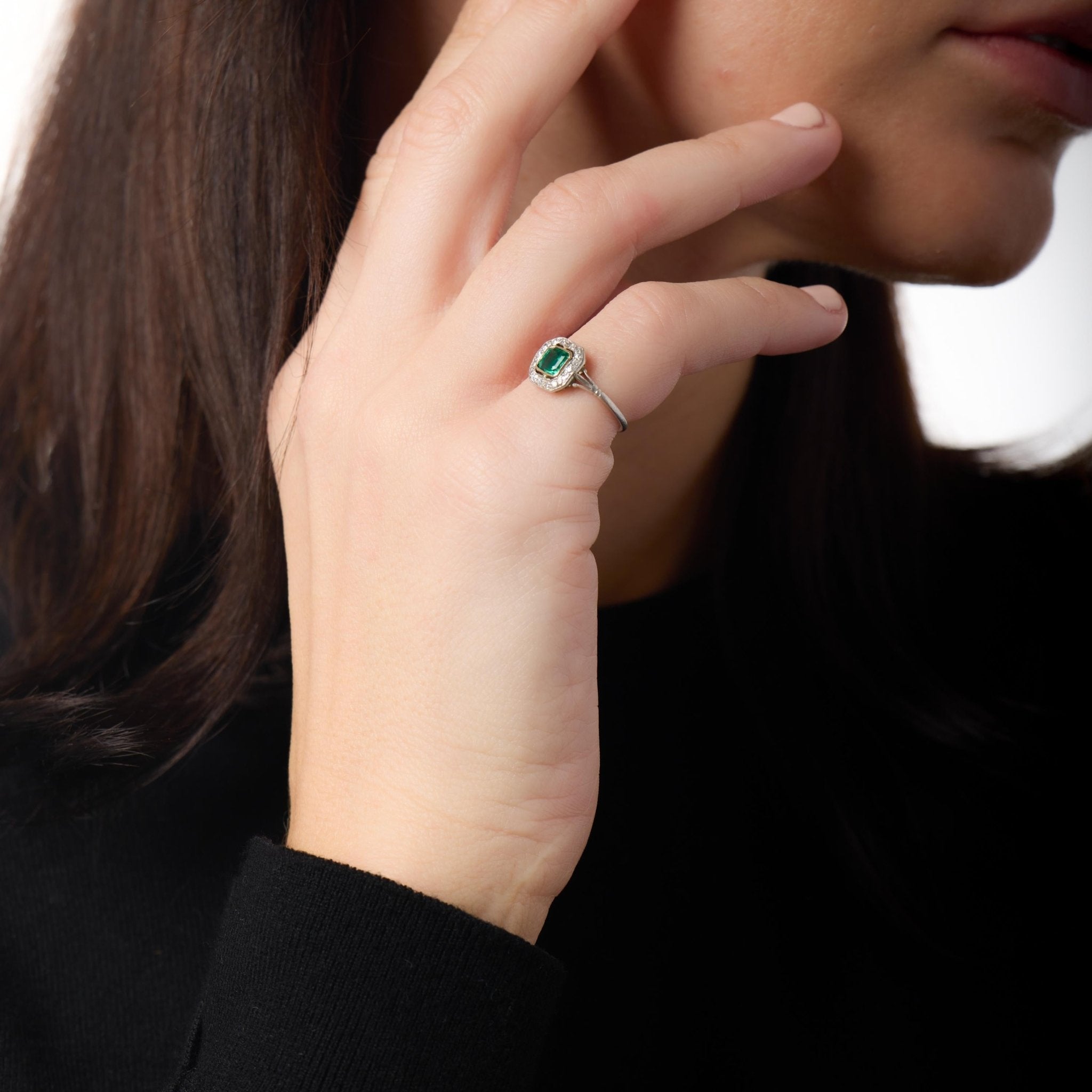 Art Deco emerald diamond platinum cluster ring
