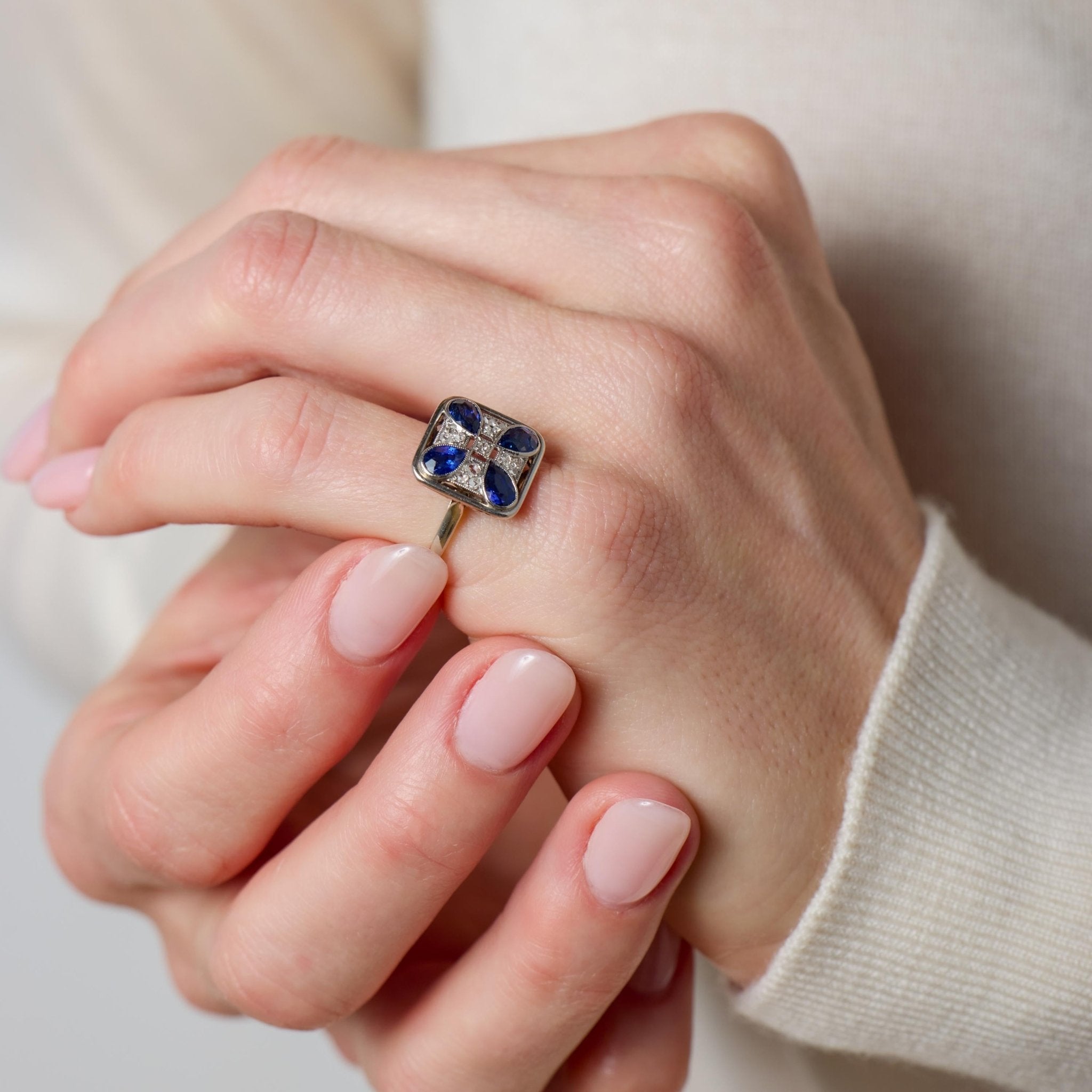 Art deco sapphire diamond 18k white gold ring