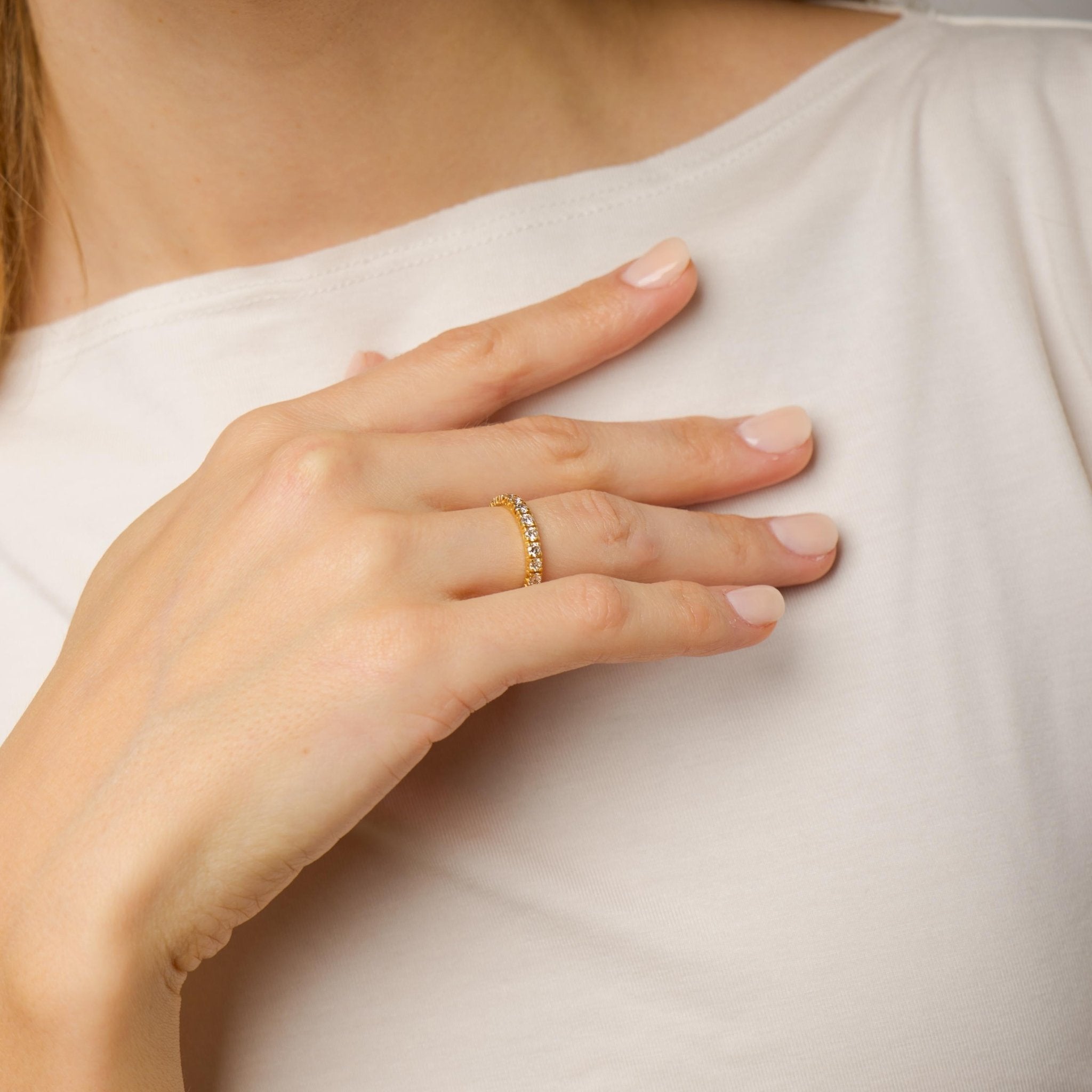 Vintage 1.40 carat round brilliant cut diamond 18k yellow gold eternity band