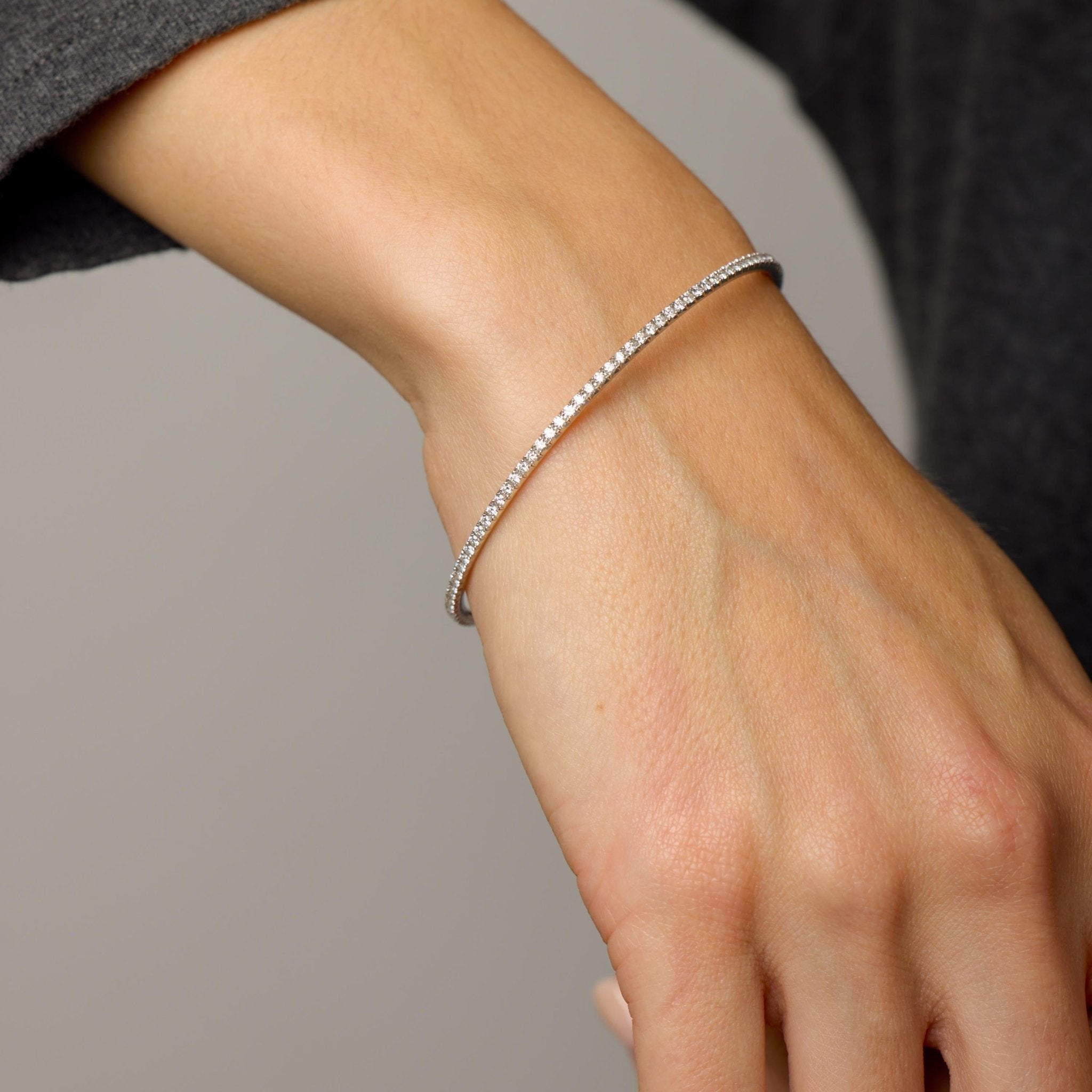 Tiffany & Co. diamond 18k white gold bangle