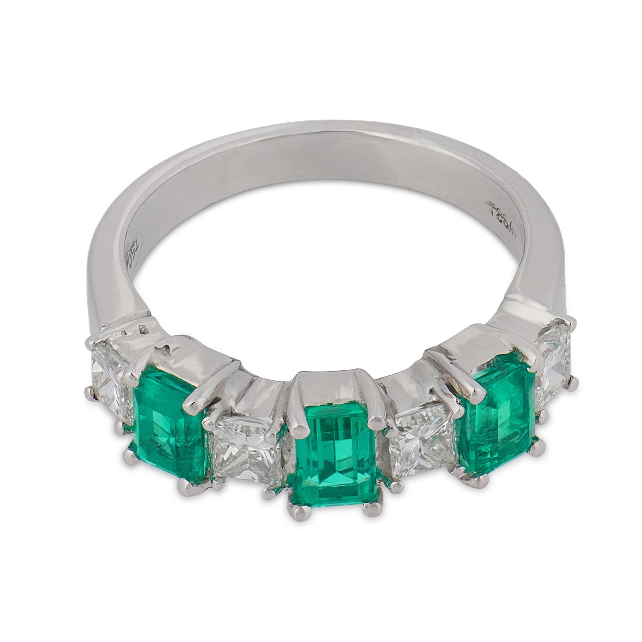 Vintage emerald diamond 18k gold band ring