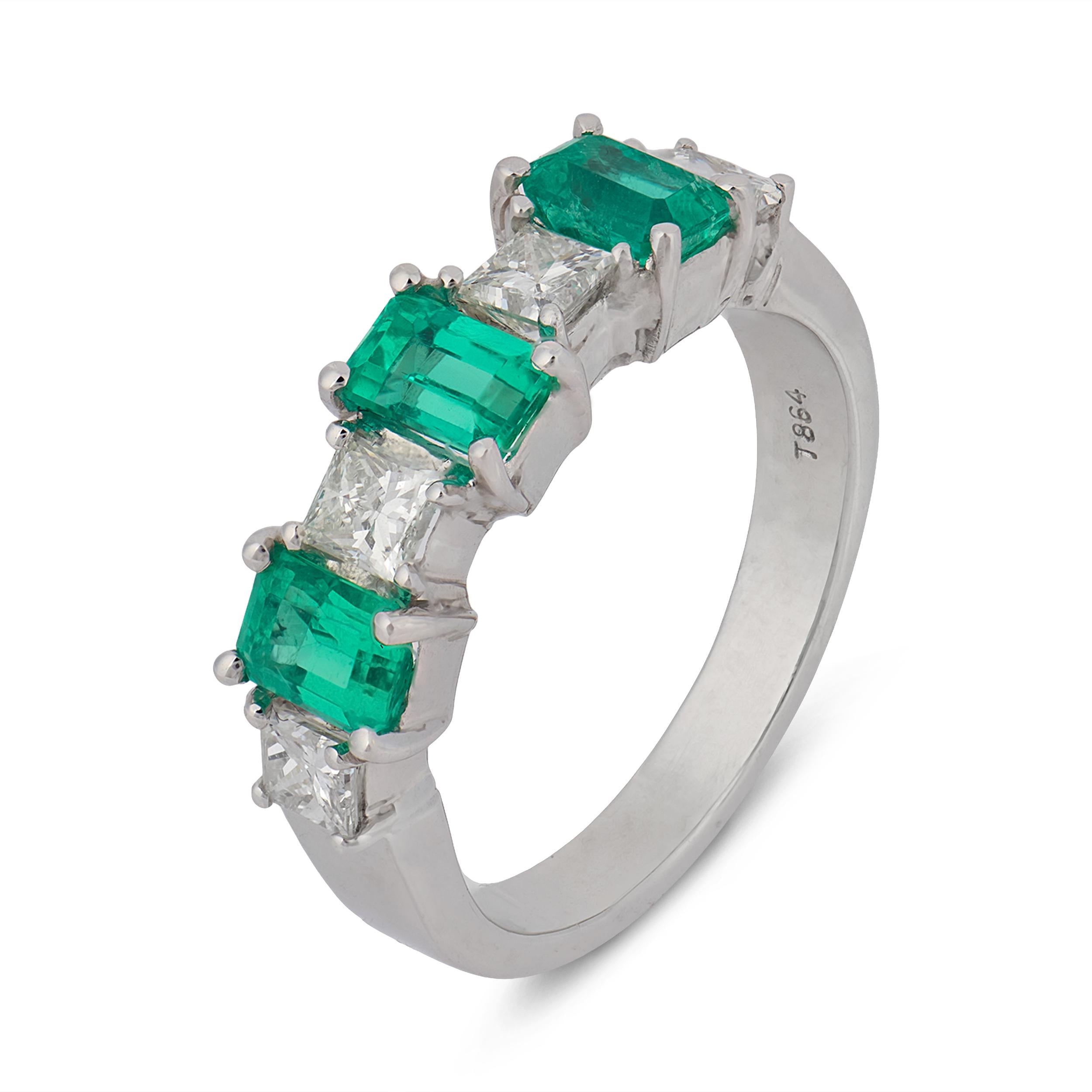 Vintage emerald diamond 18k gold band ring