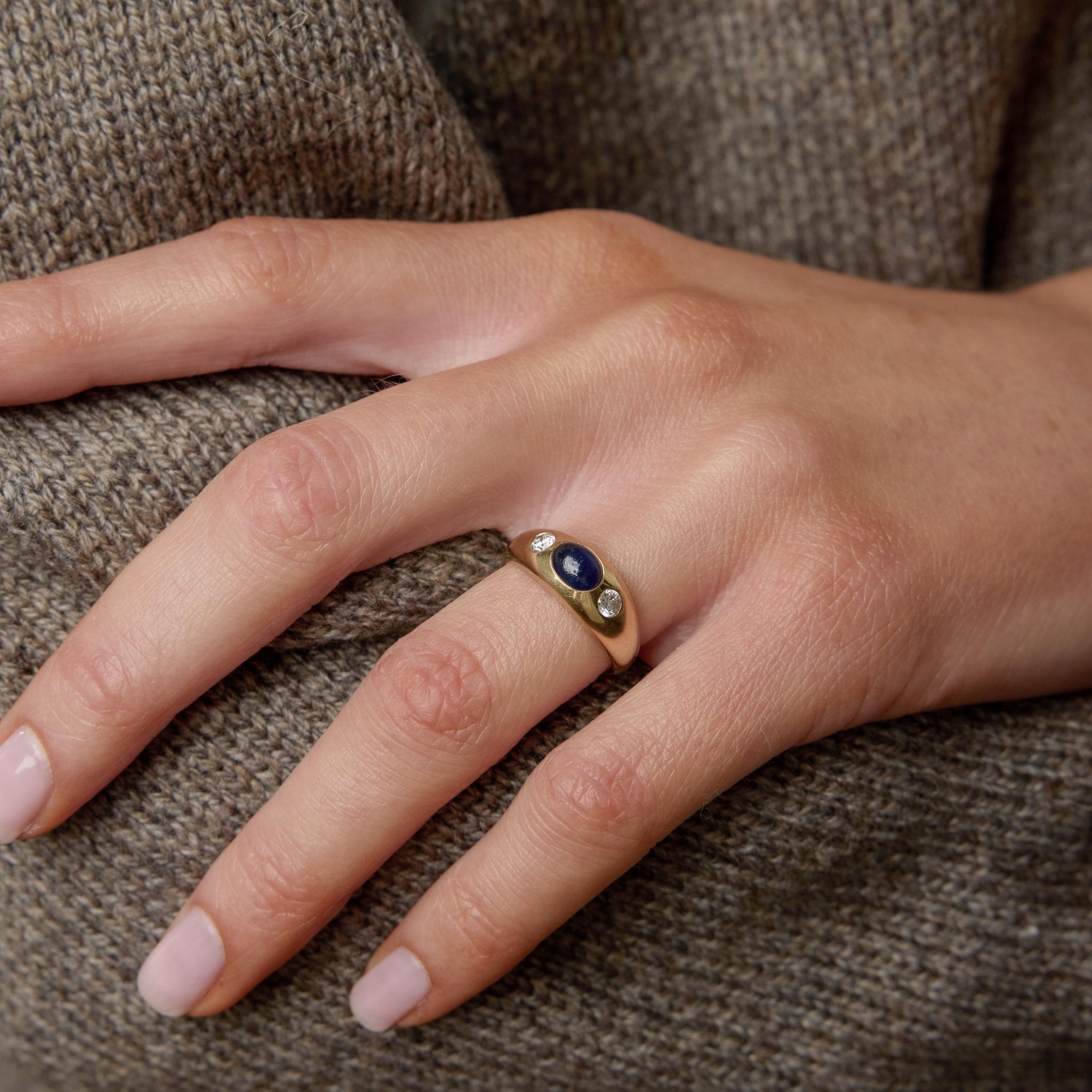 Vintage sapphire diamond bezel set 18k yellow gold ring