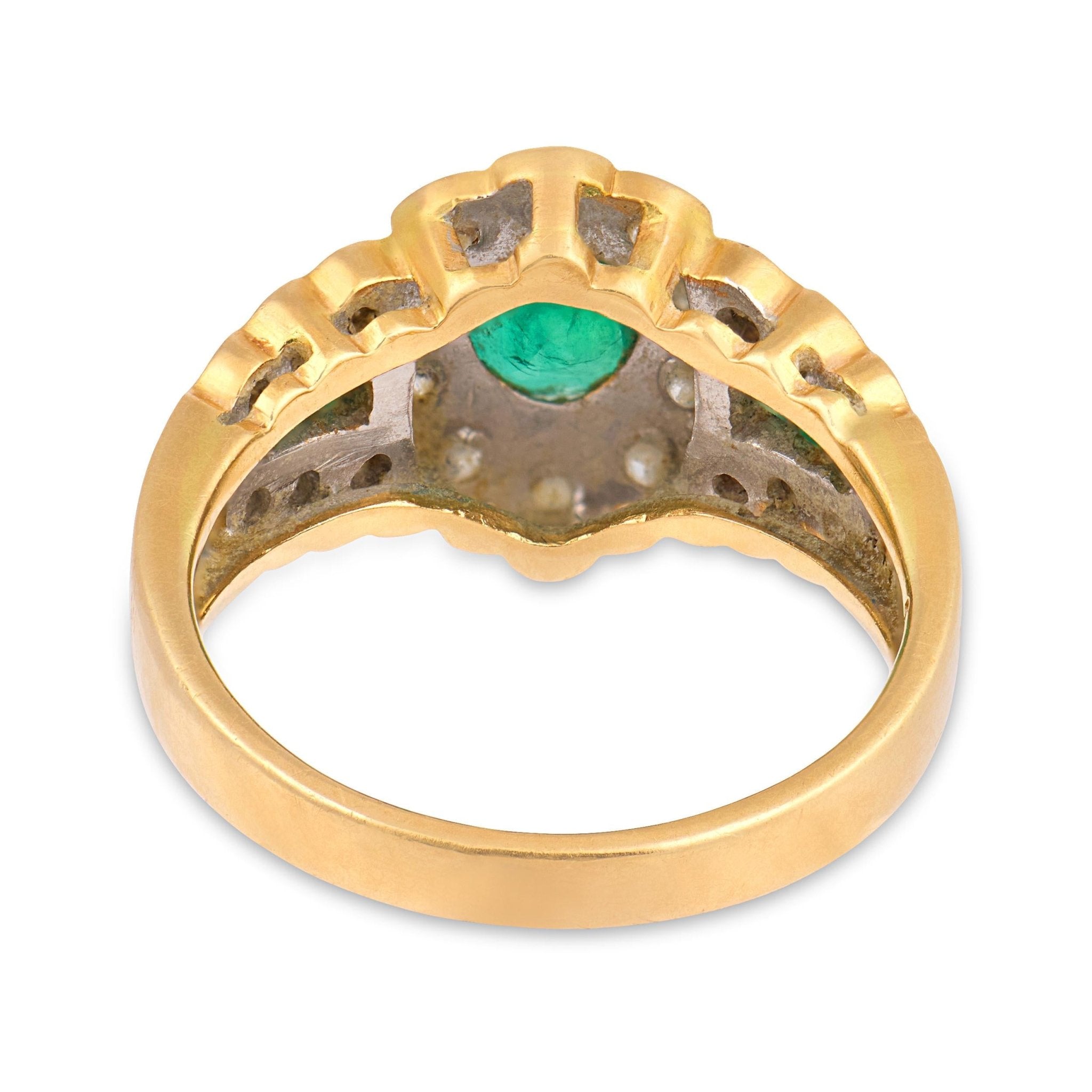 Vintage emerald diamond 18k yellow gold cluster ring