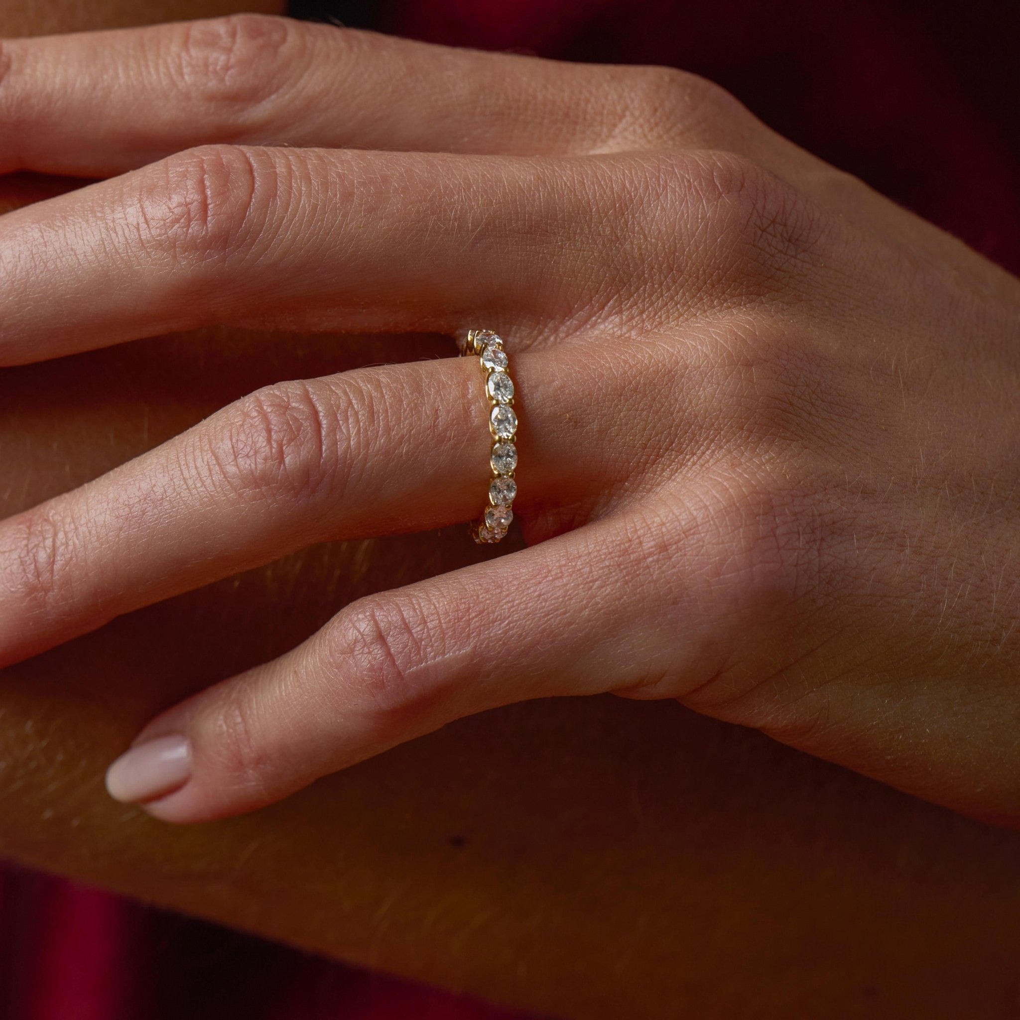 Lugano 1.90 carat oval cut diamond 18k yellow gold eternity band