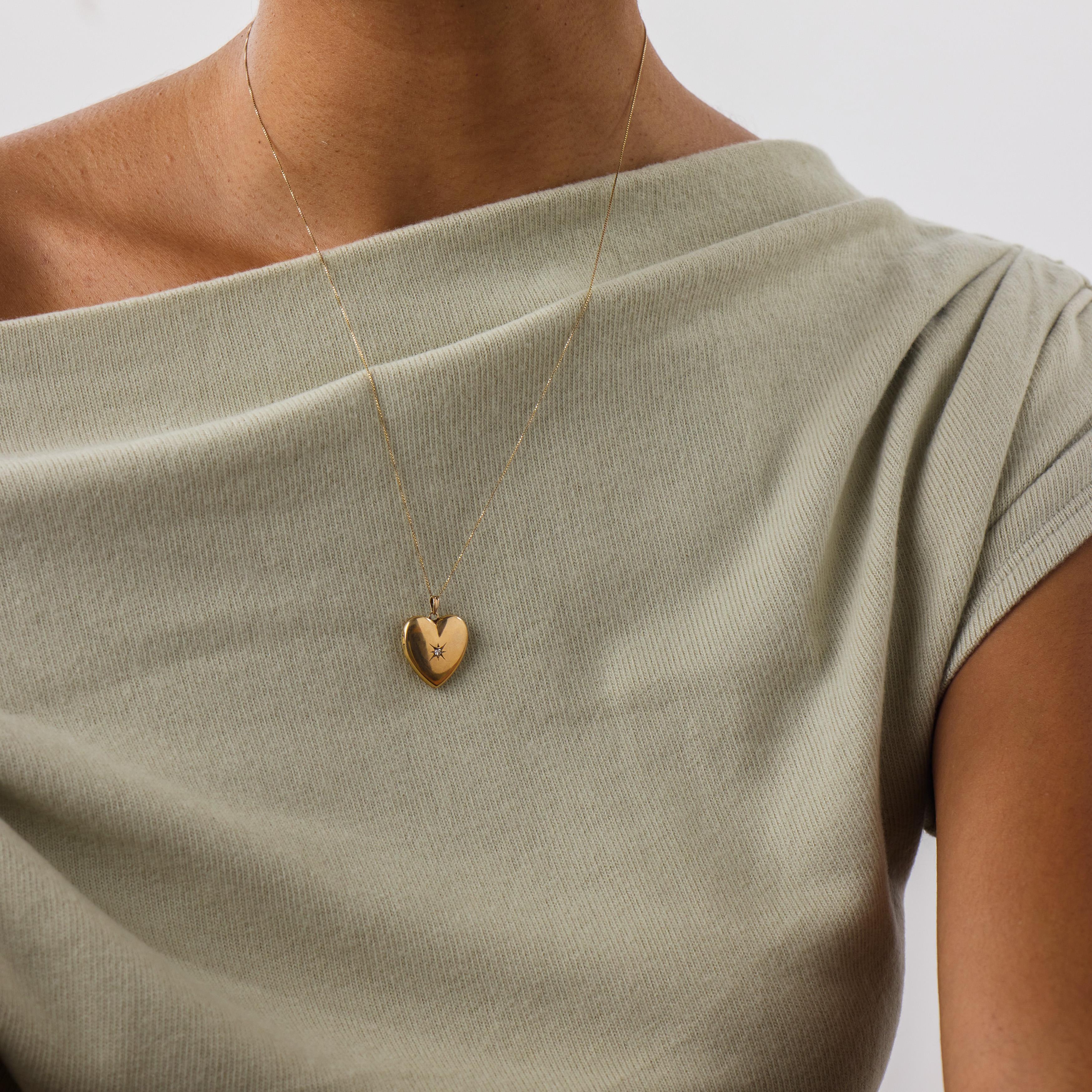 Vintage diamond 14K yellow gold heart locket pendant necklace