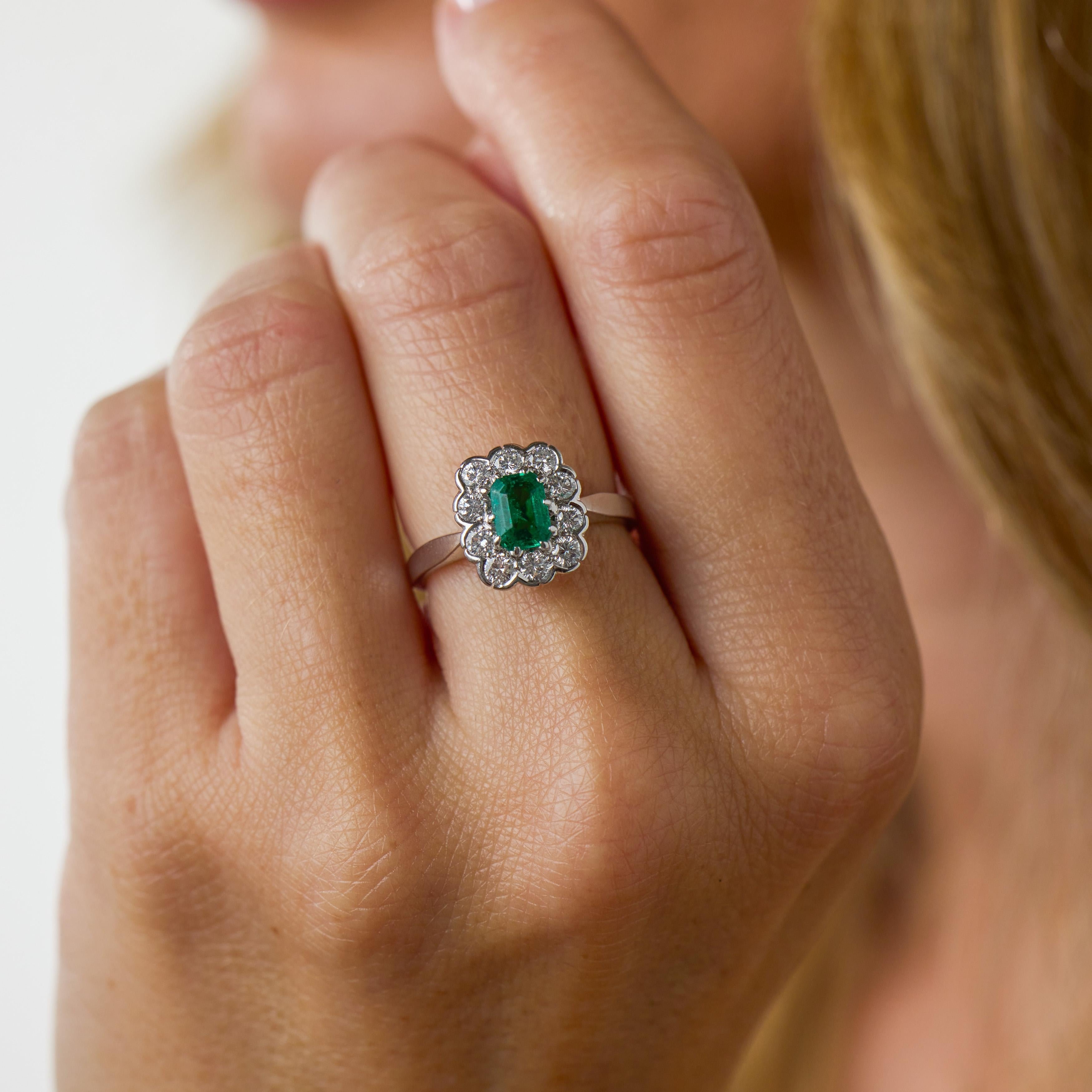 Vintage Colombian emerald diamond 18k white gold cluster ring