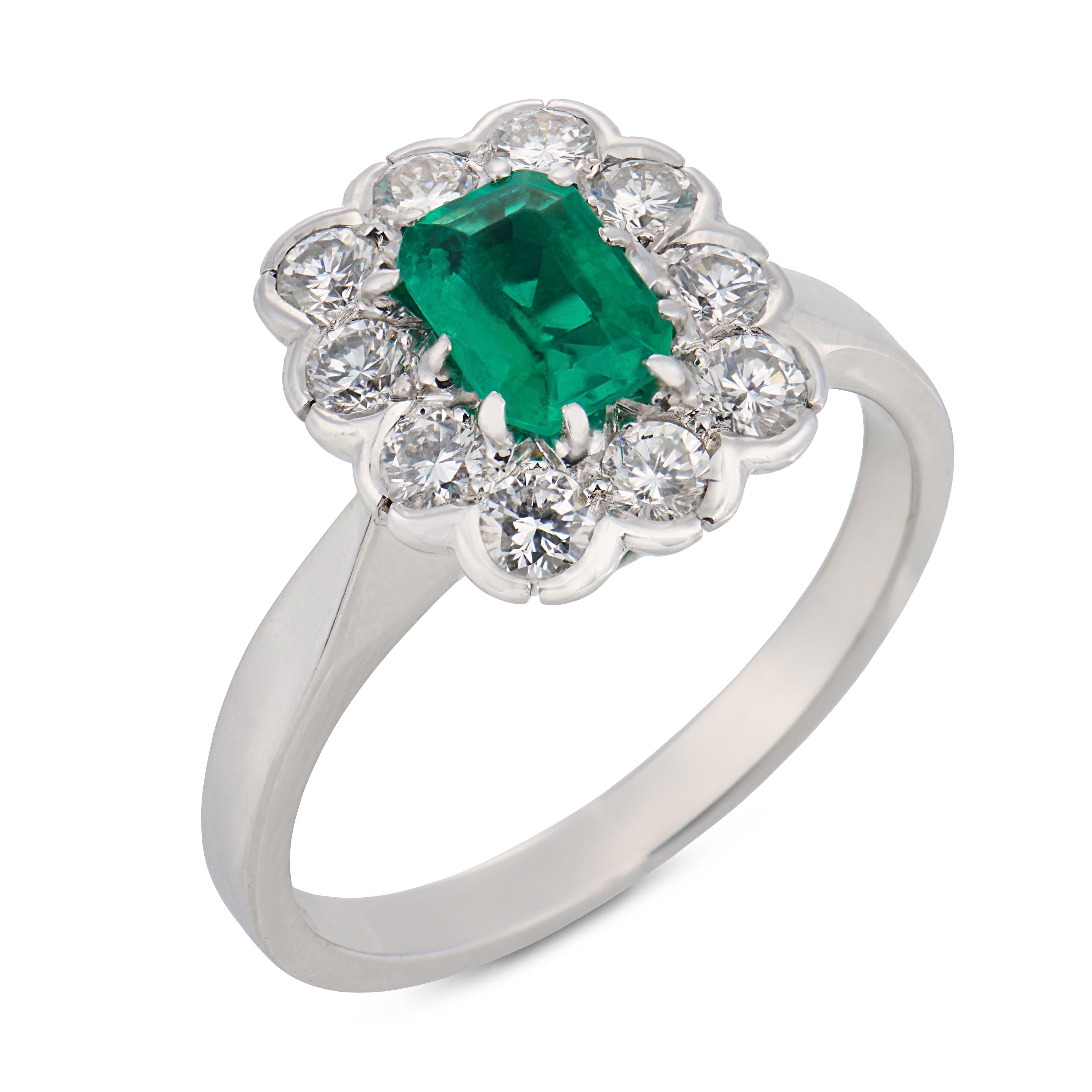 Vintage Colombian emerald diamond 18k white gold cluster ring