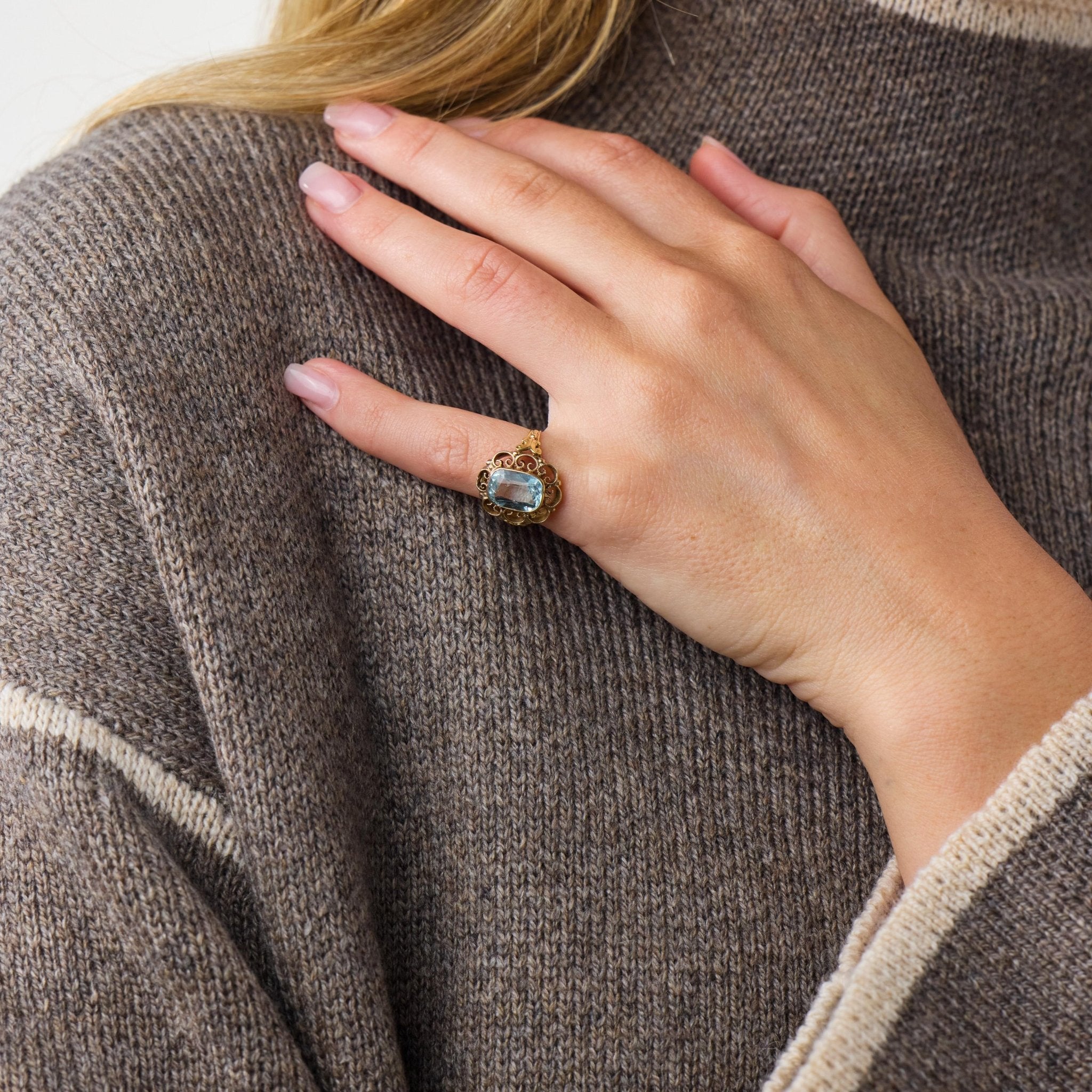 Victorian 3.00 carat aquamarine 14k yellow gold ring