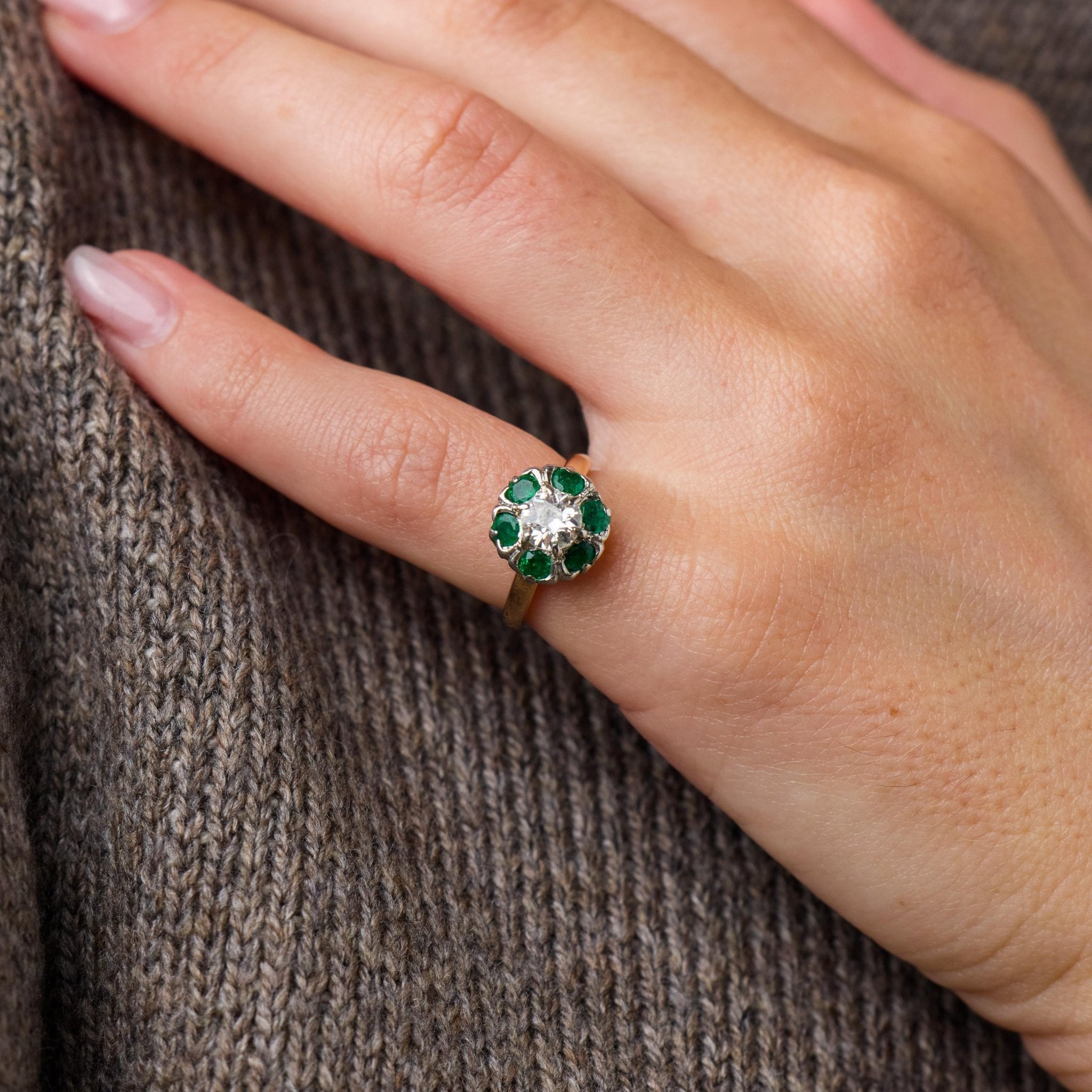 Edwardian diamond emerald 18k yellow gold cluster ring