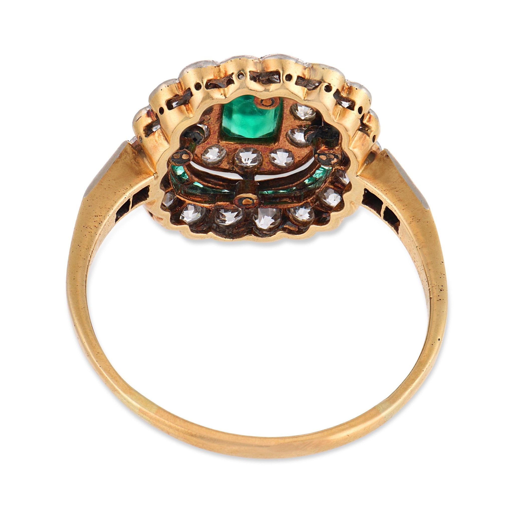Edwardian emerald diamond 18k gold and platinum cluster ring