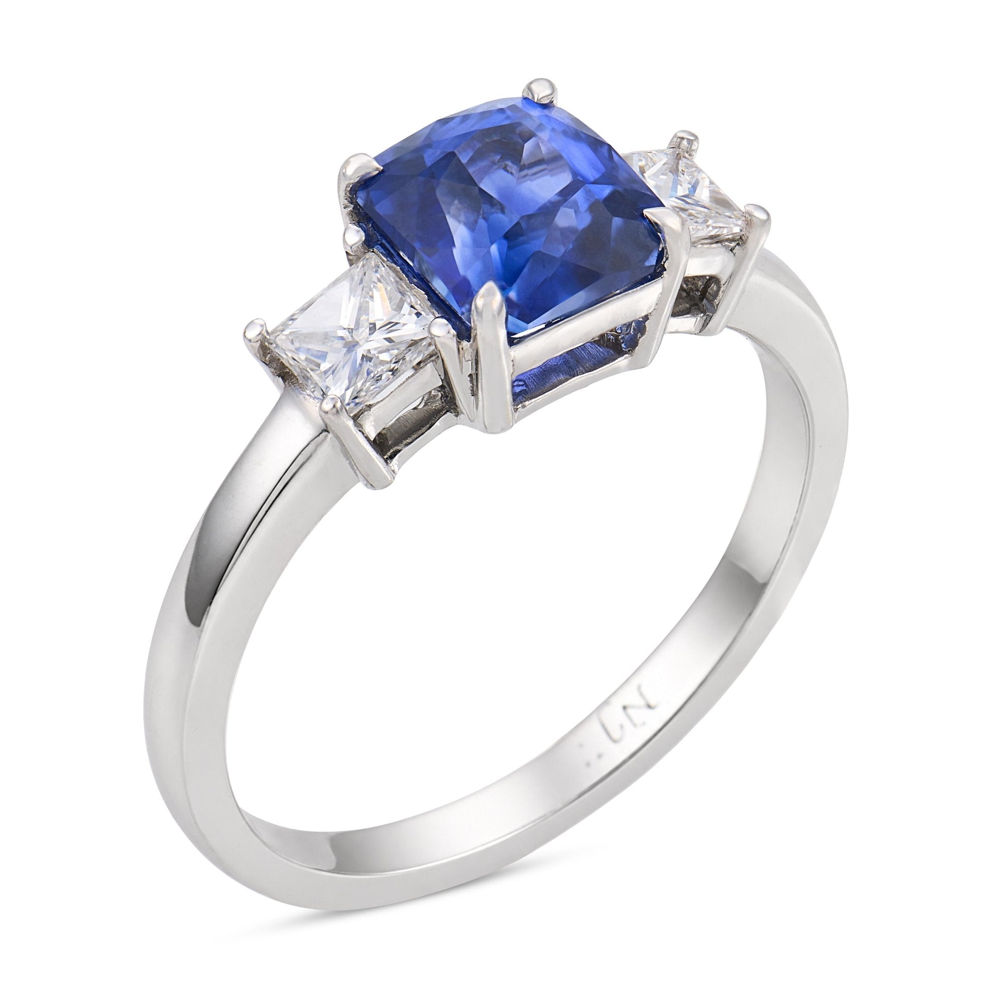 Vintage 1.80 carat sapphire diamond 18k white gold ring