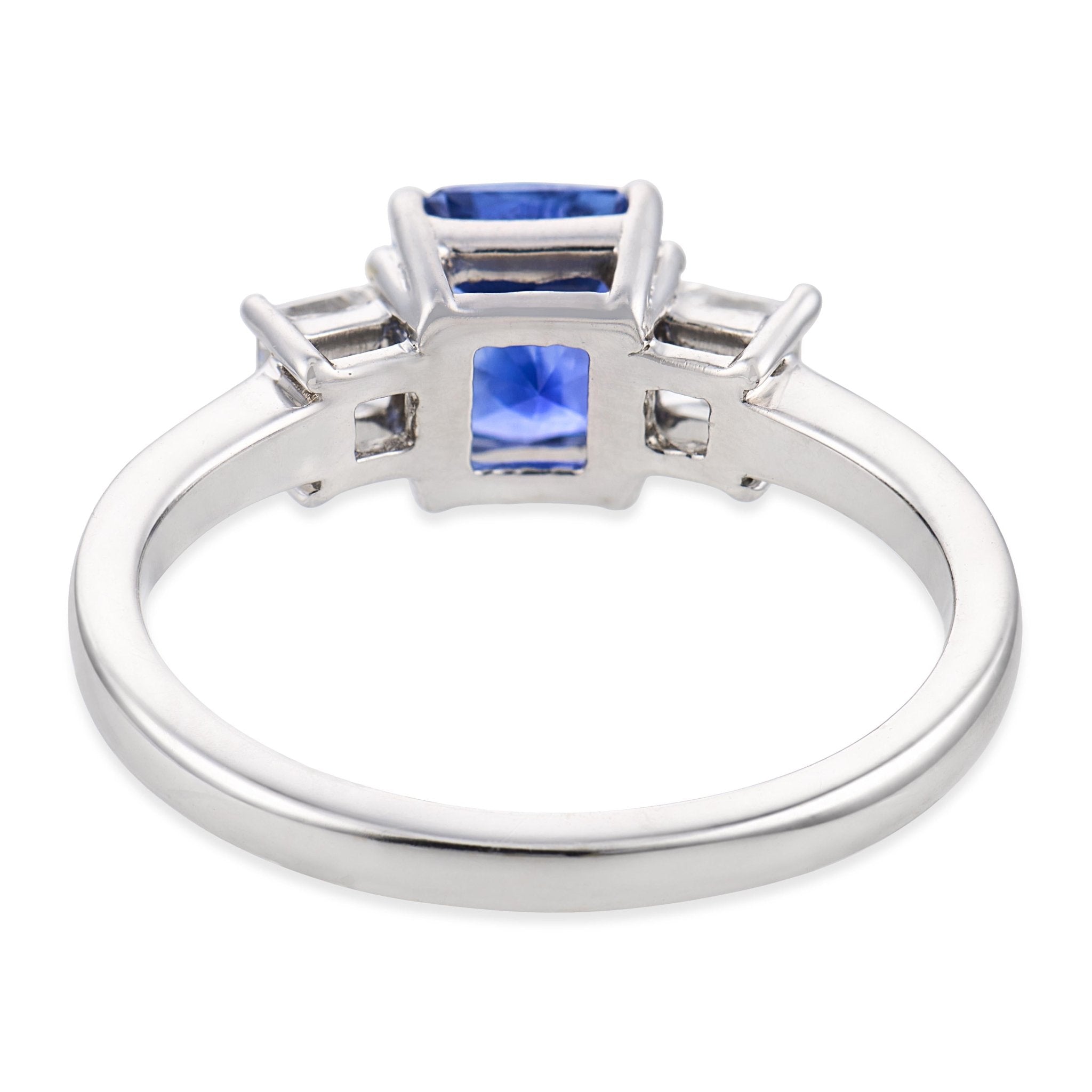 Vintage 1.80 carat sapphire diamond 18k white gold ring