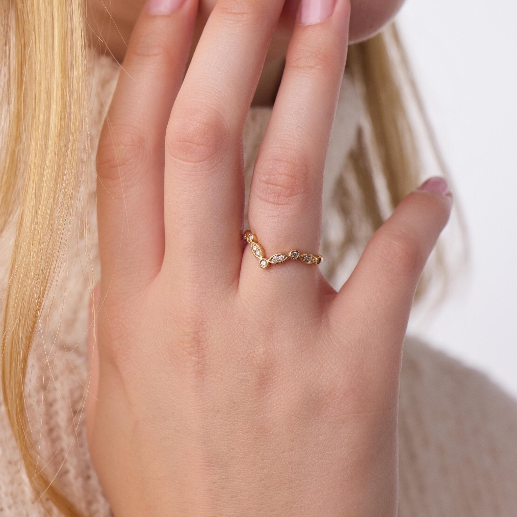 Vintage diamond 18k yellow gold wedding band
