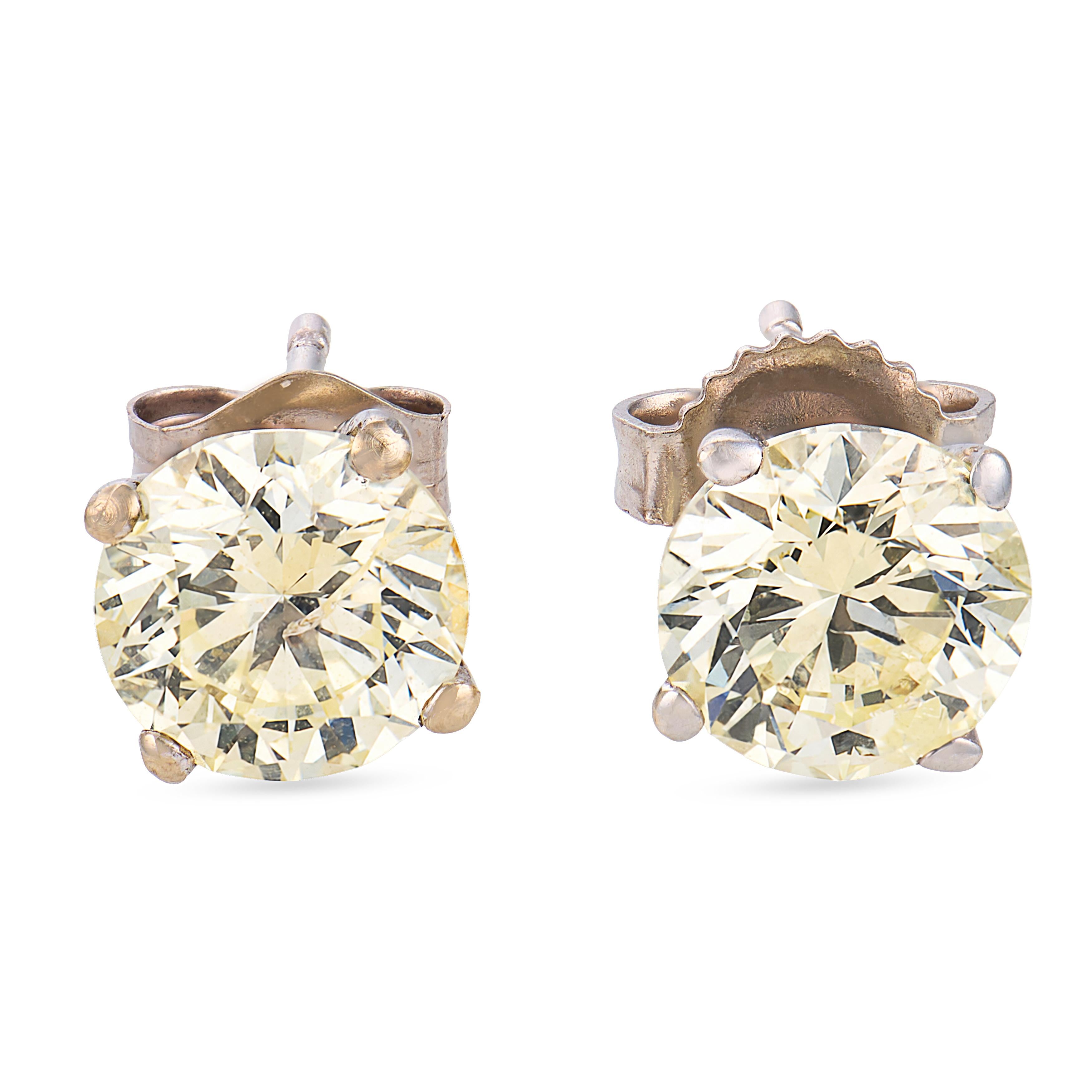 Vintage 2.00 carat round brilliant cut diamond 14k white gold stud earrings
