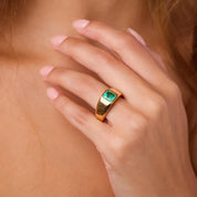 Vintage 1.20 carat Colombian emerald 18k yellow gold ring