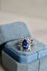 Vintage GIA 2.98 Carat Ceylon Sapphire Diamond Platinum Cluster Ring