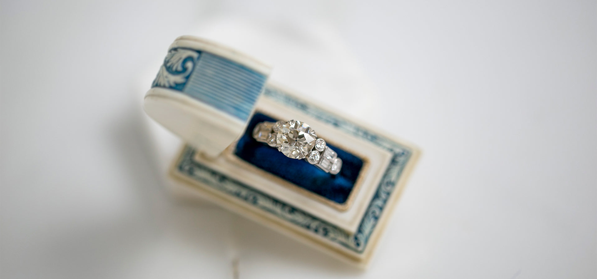 Vintage Engagement Rings | Buy Yours Online Today! Vintage Engagement Rings | Buy Yours Online Today!
