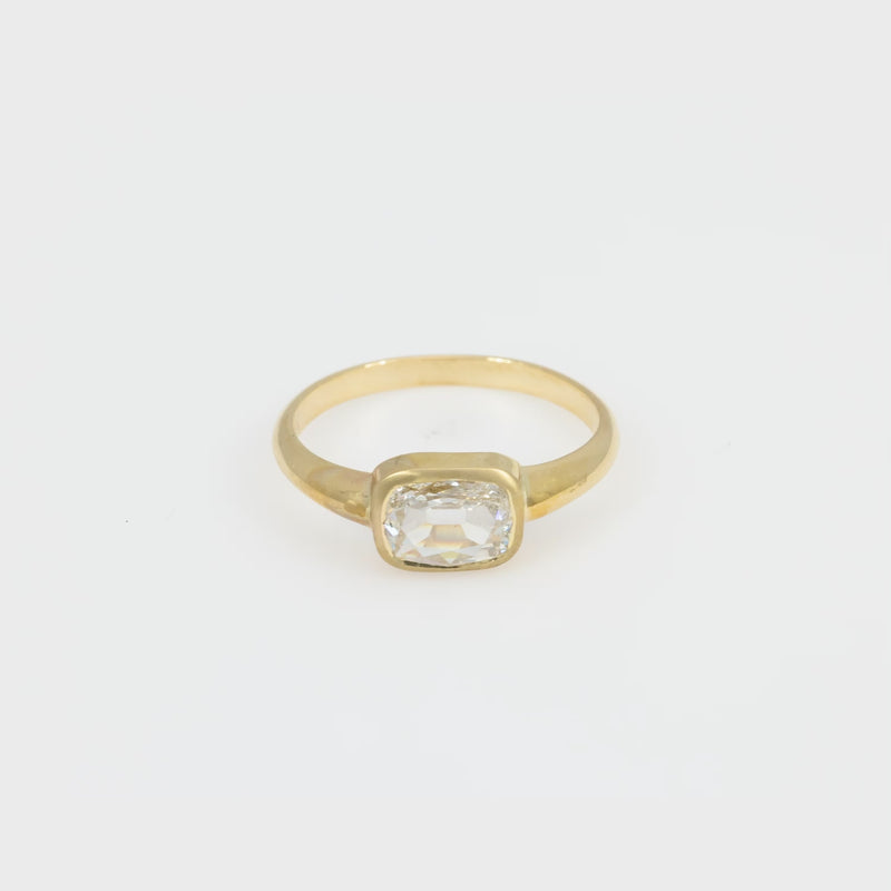 Vintage GIA 0.92 carat old mine cut diamond 18k yellow gold engagement ring