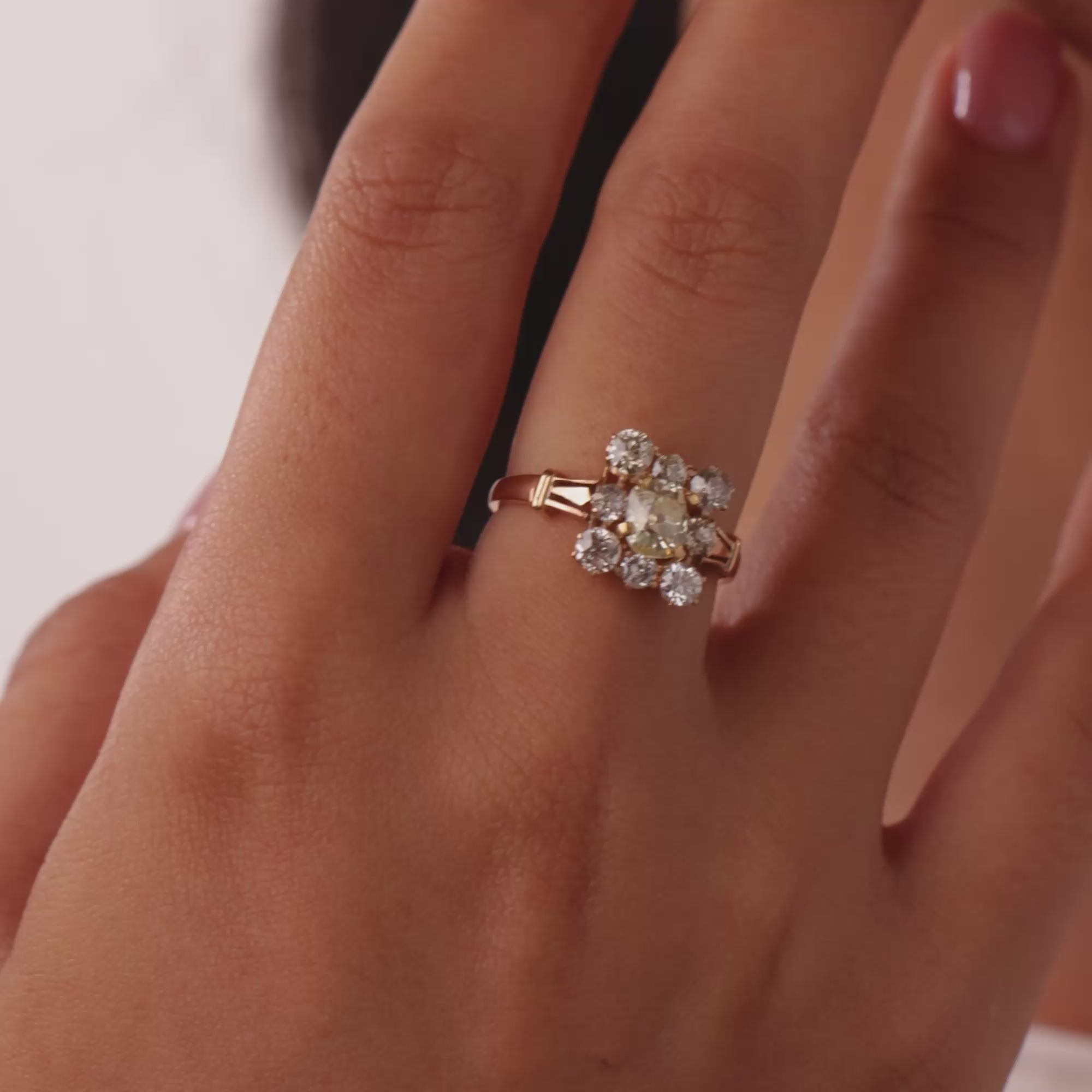 Victorian 1.80 carat diamond 18k yellow gold cluster ring