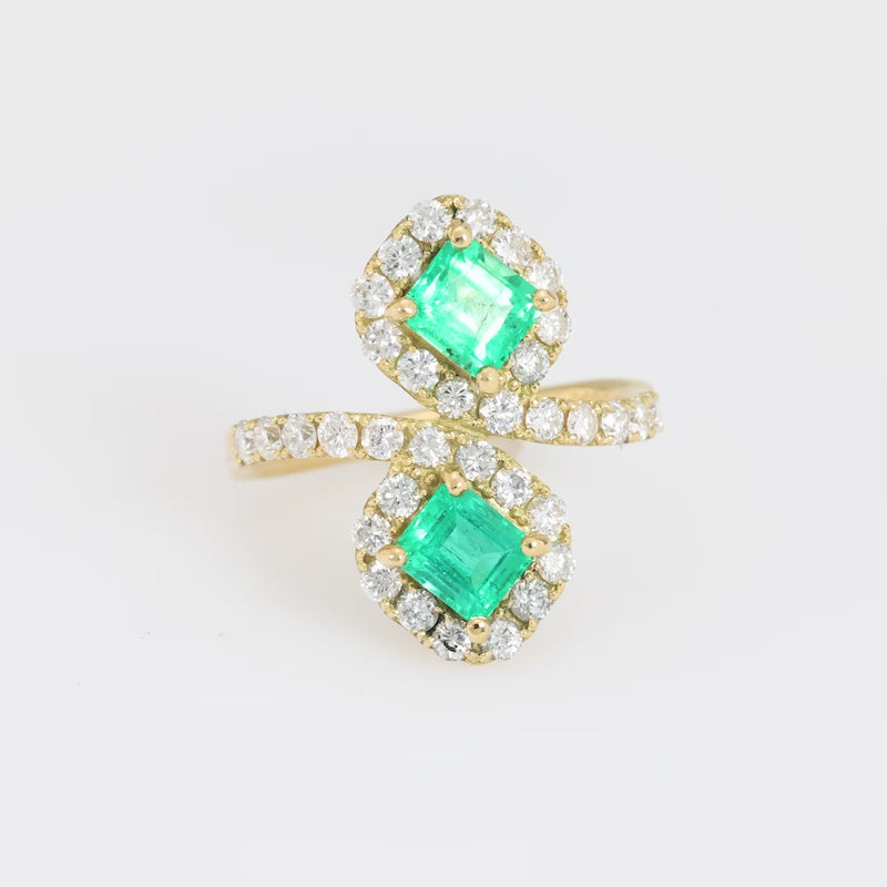 Modern 18k yellow gold 1.12 carat emerald diamond toi et moi pave ring