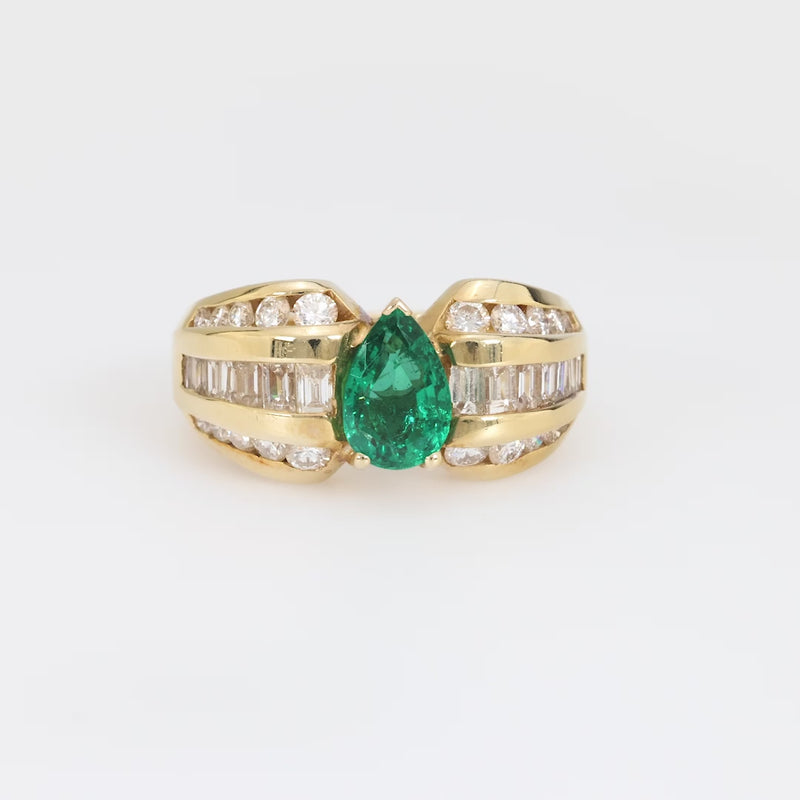 Vintage emerald diamond 14k yellow gold ring