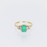 Vintage emerald diamond 18k yellow gold ring