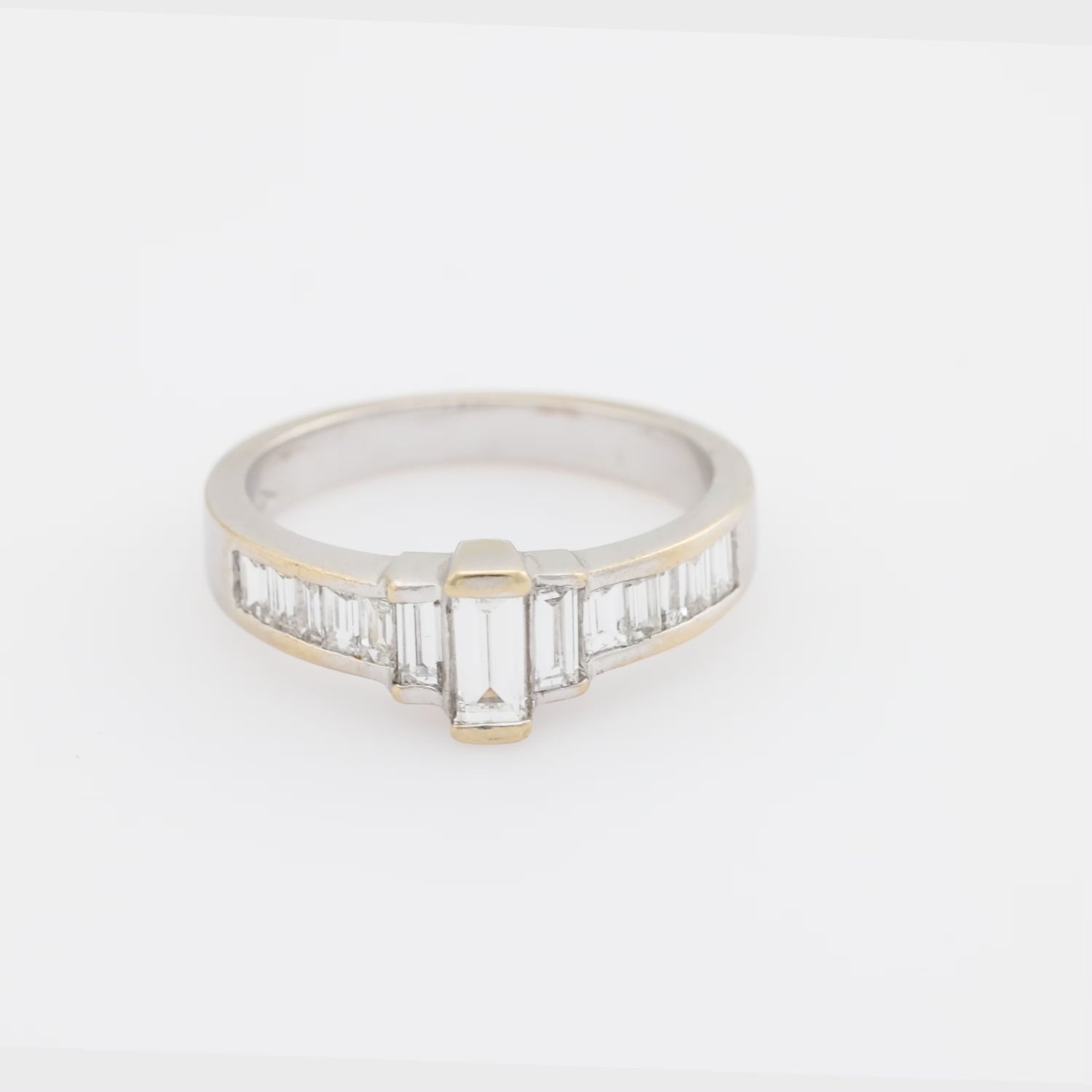 Vintage diamond 18k white gold wedding ring