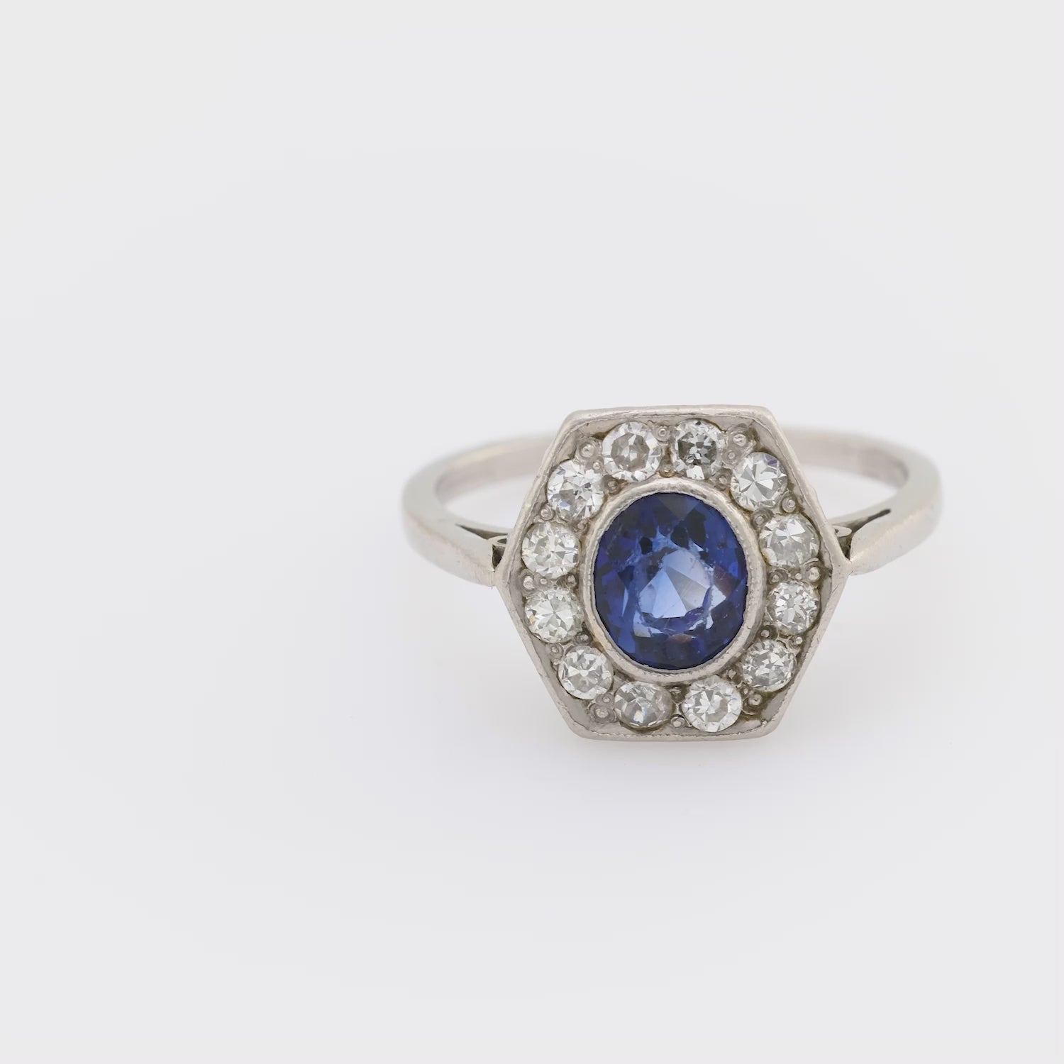 Art Deco 1.40 carat sapphire diamond platinum cluster ring