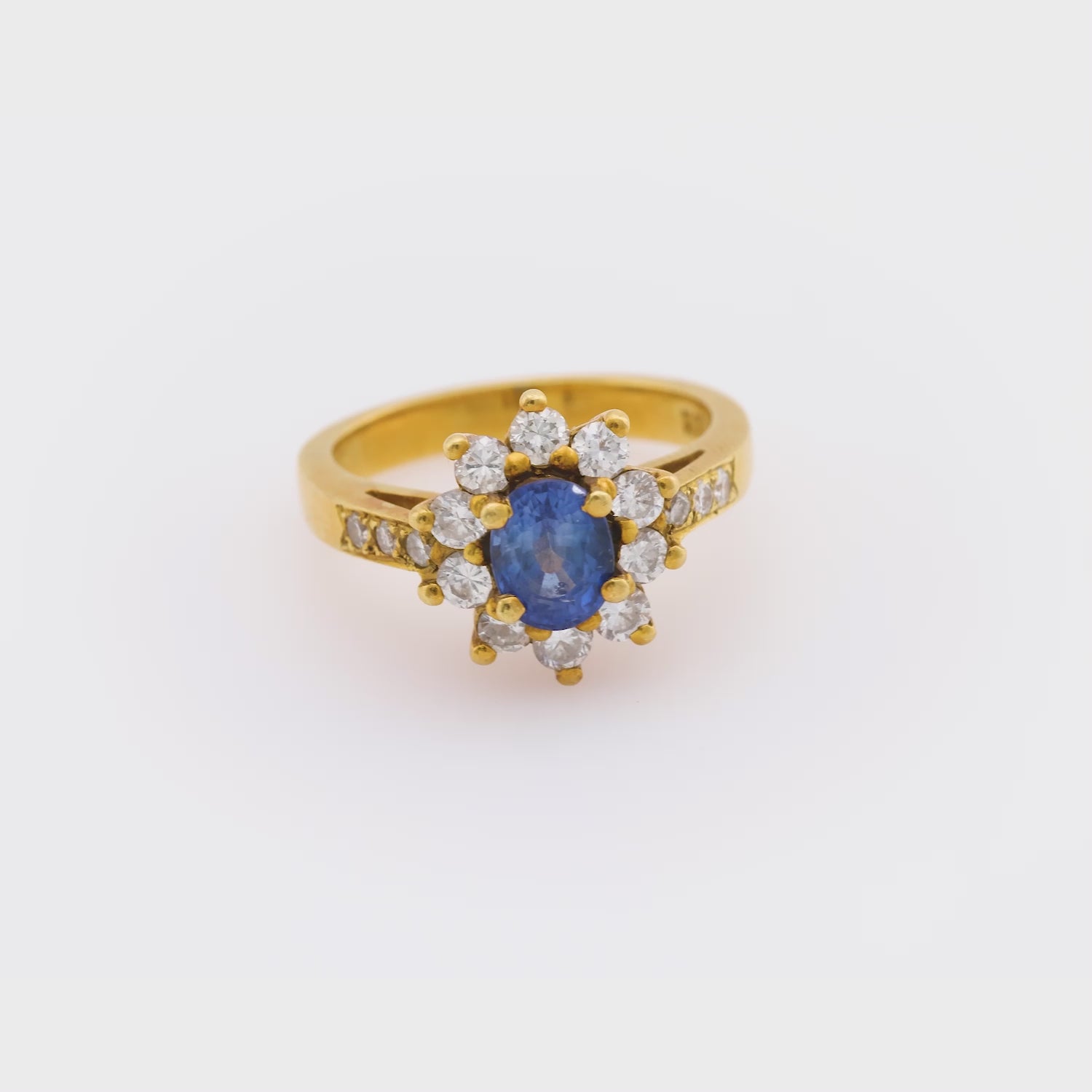 Vintage 1 carat sapphire diamond 18k yellow gold cluster ring