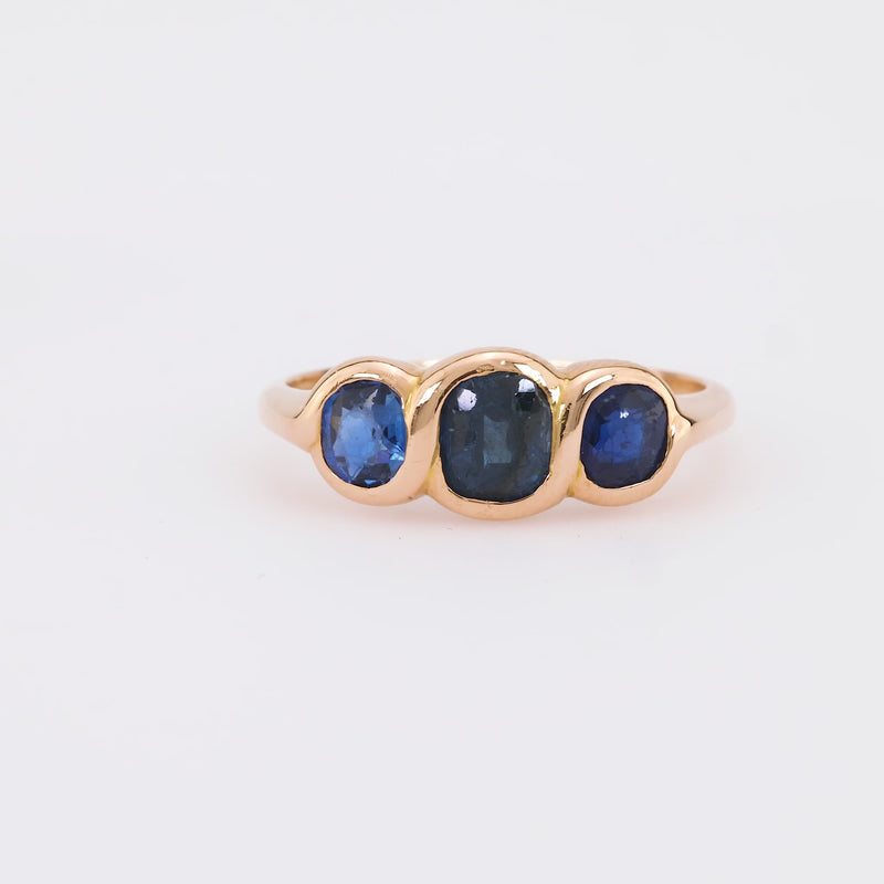 Retro sapphire 18k rose gold three stone ring