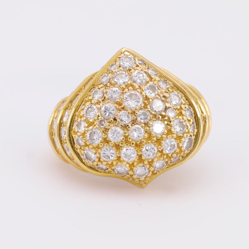 Vibrant 4.50 carat total weight diamond 18k yellow gold cocktail ring