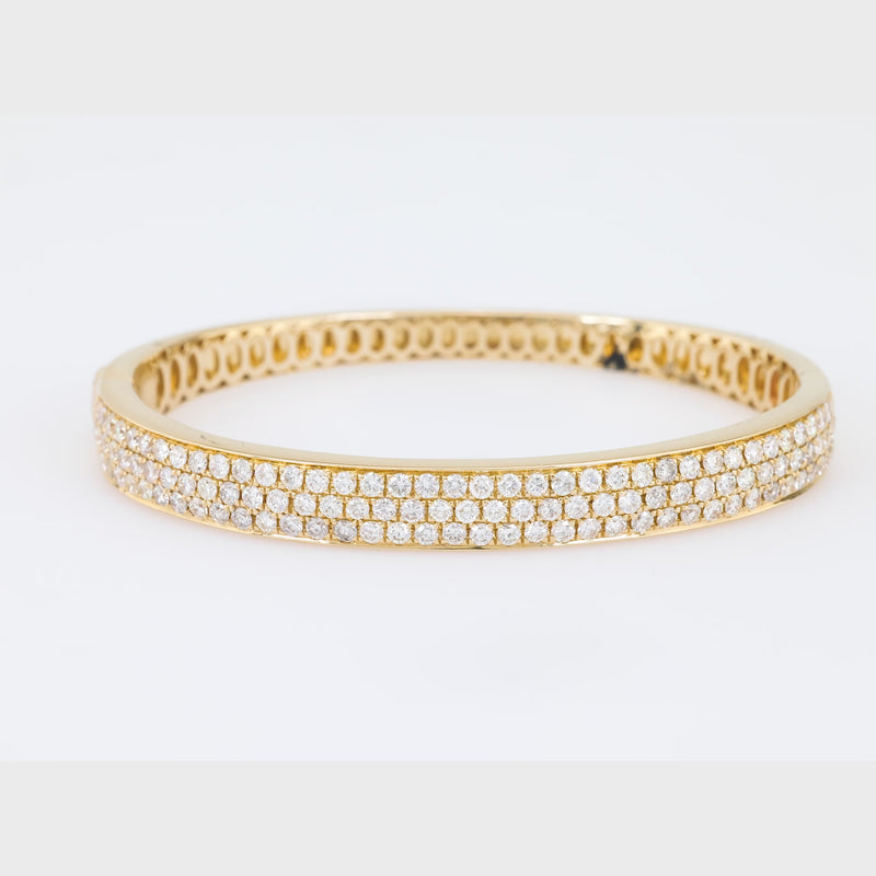 Modern 3.67 Carat Total Diamond Weight 14K Yellow Gold Bangle