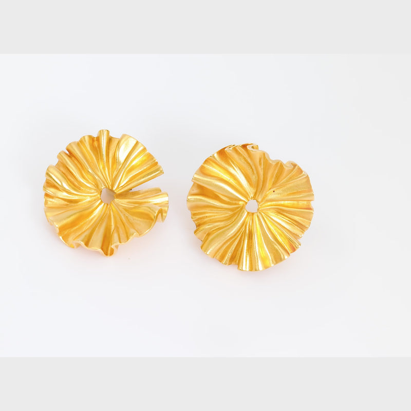 JAR Paris aluminum and 18k yellow gold "Col Plissé" earrings