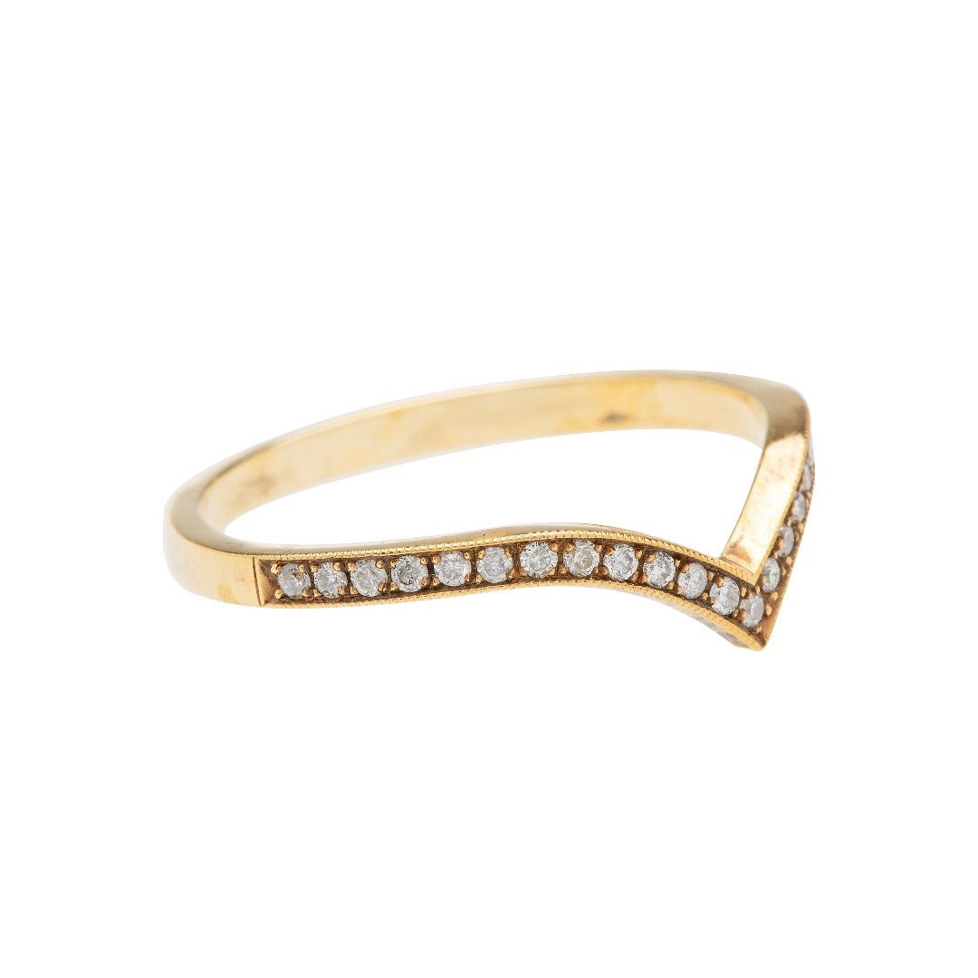 Vintage-Inspired Chevron Wedding Band, v-band diamond band