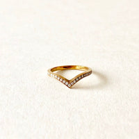 Vintage-Inspired Chevron Wedding Band, v-shape diamond bandVintage-Inspired Chevron Wedding Band, v-band diamond band