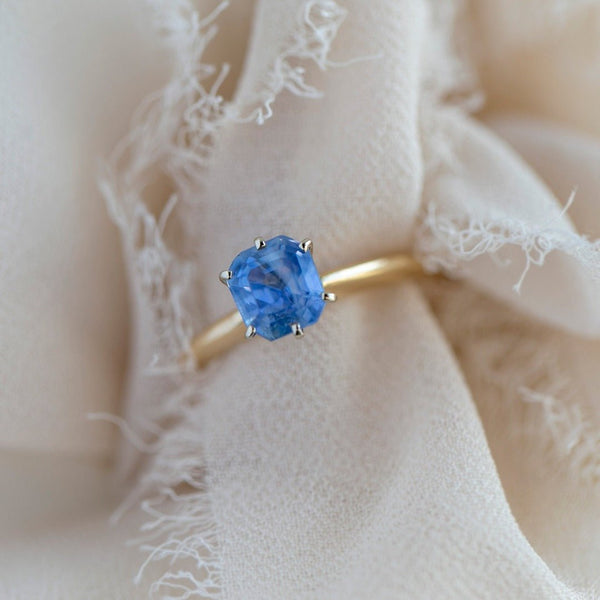 1.50ct Cornflower Bllue Sapphire Solitaire Engagement Ring | Dunton