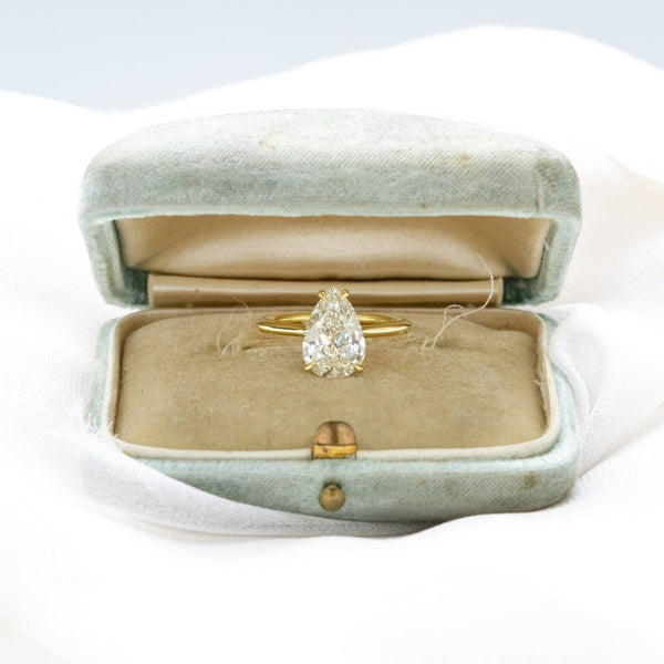 Fantastic 18k Yellow Gold 3ct Pear-Shape Diamond Solitaire | Lira